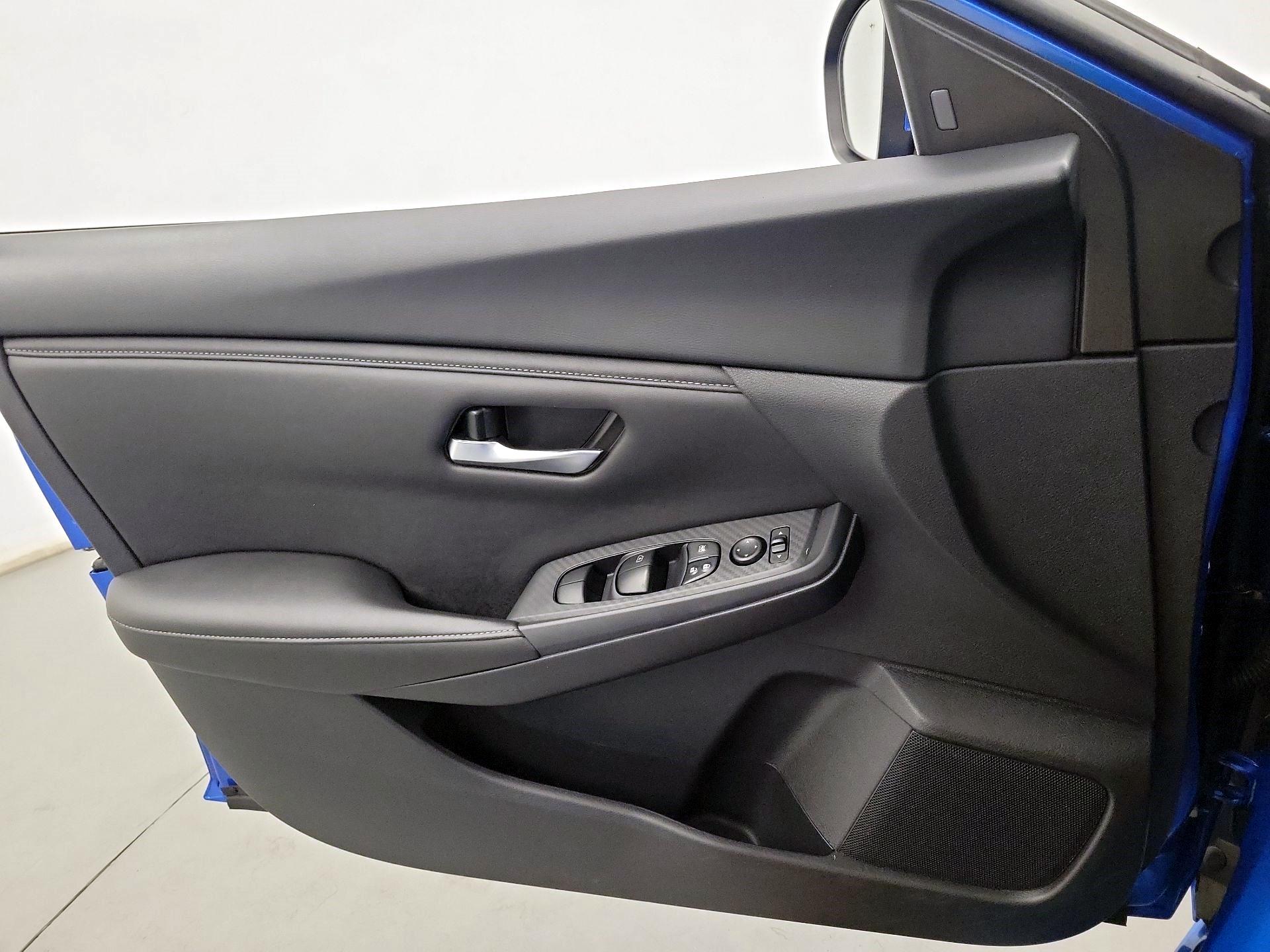 Thumbnail: 2023 Nissan Sentra - 10