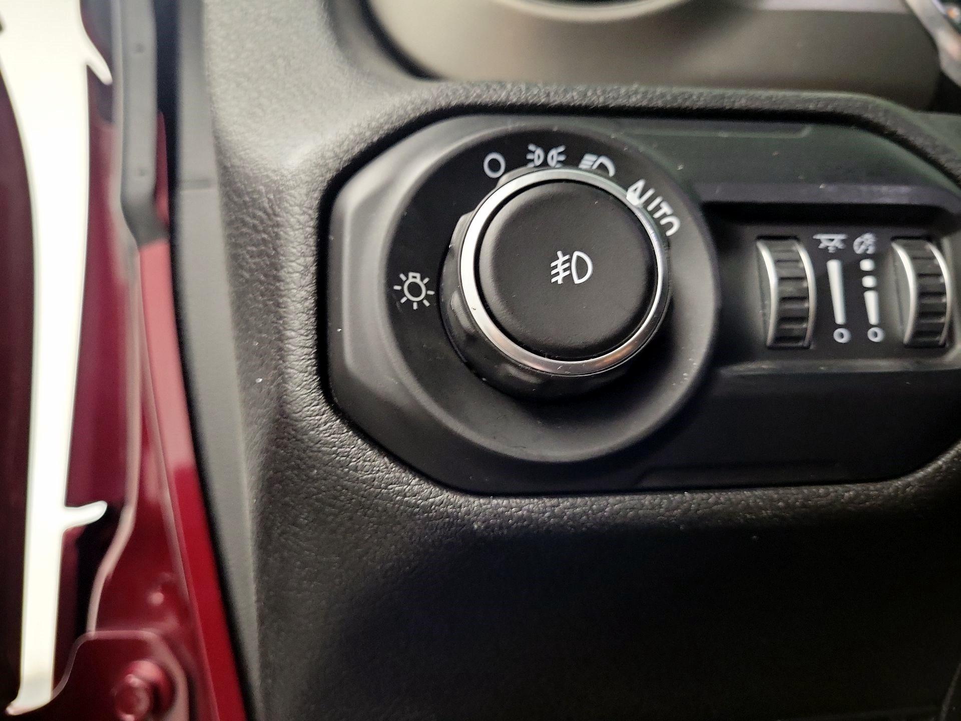 Thumbnail: 2021 Jeep Wrangler - 11