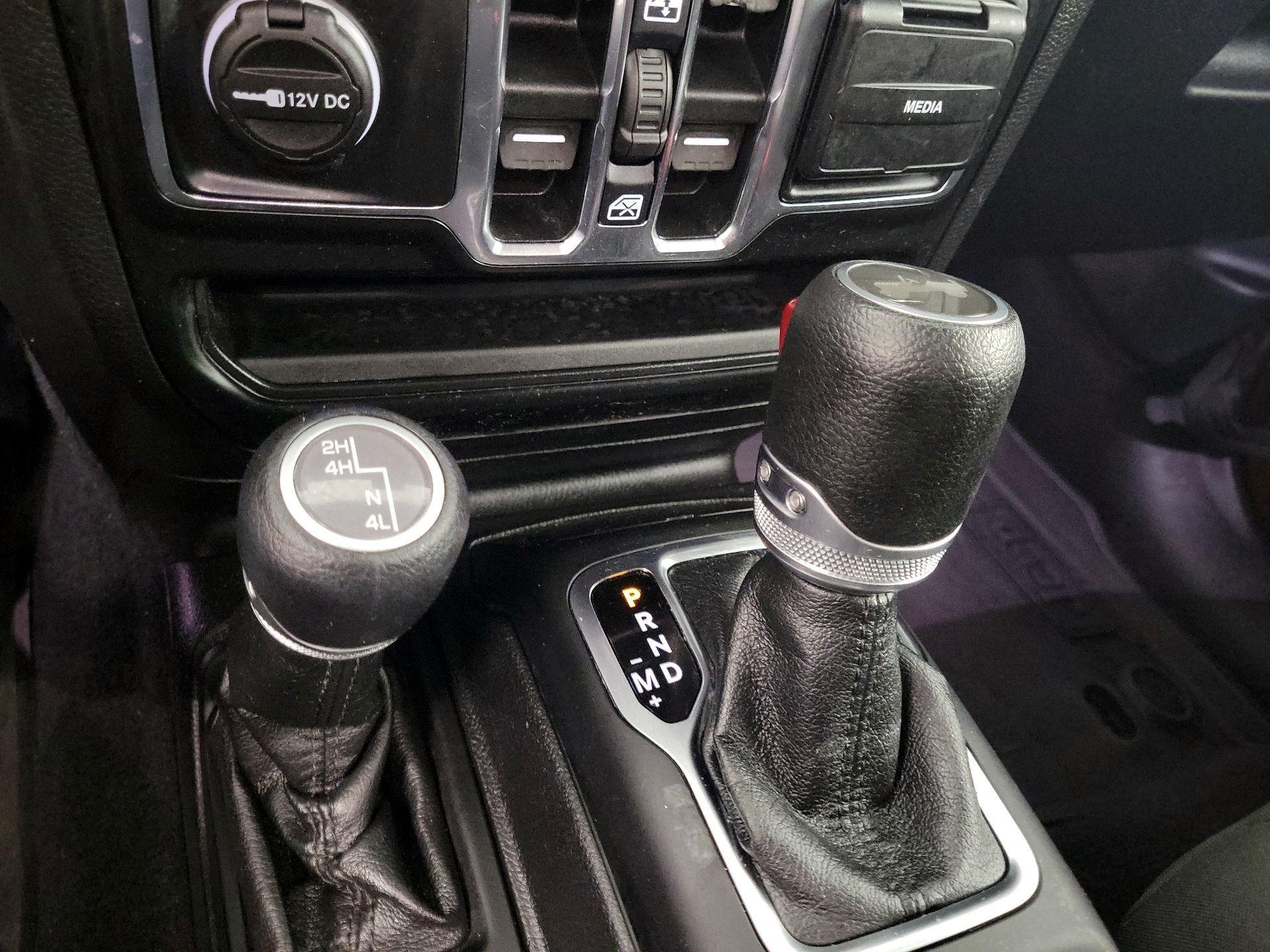 Thumbnail: 2021 Jeep Wrangler - 15