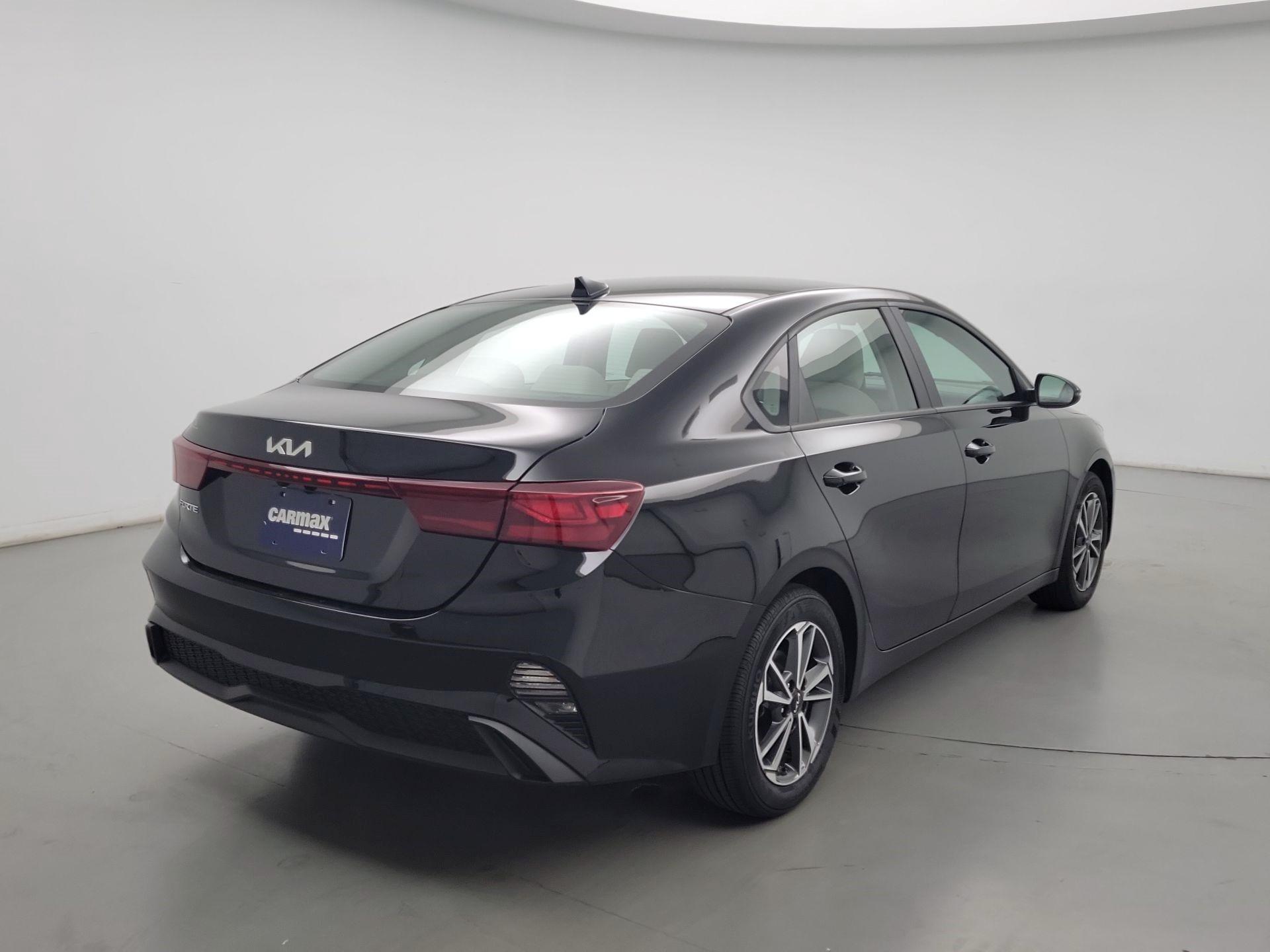 Thumbnail: 2022 Kia Forte - 5