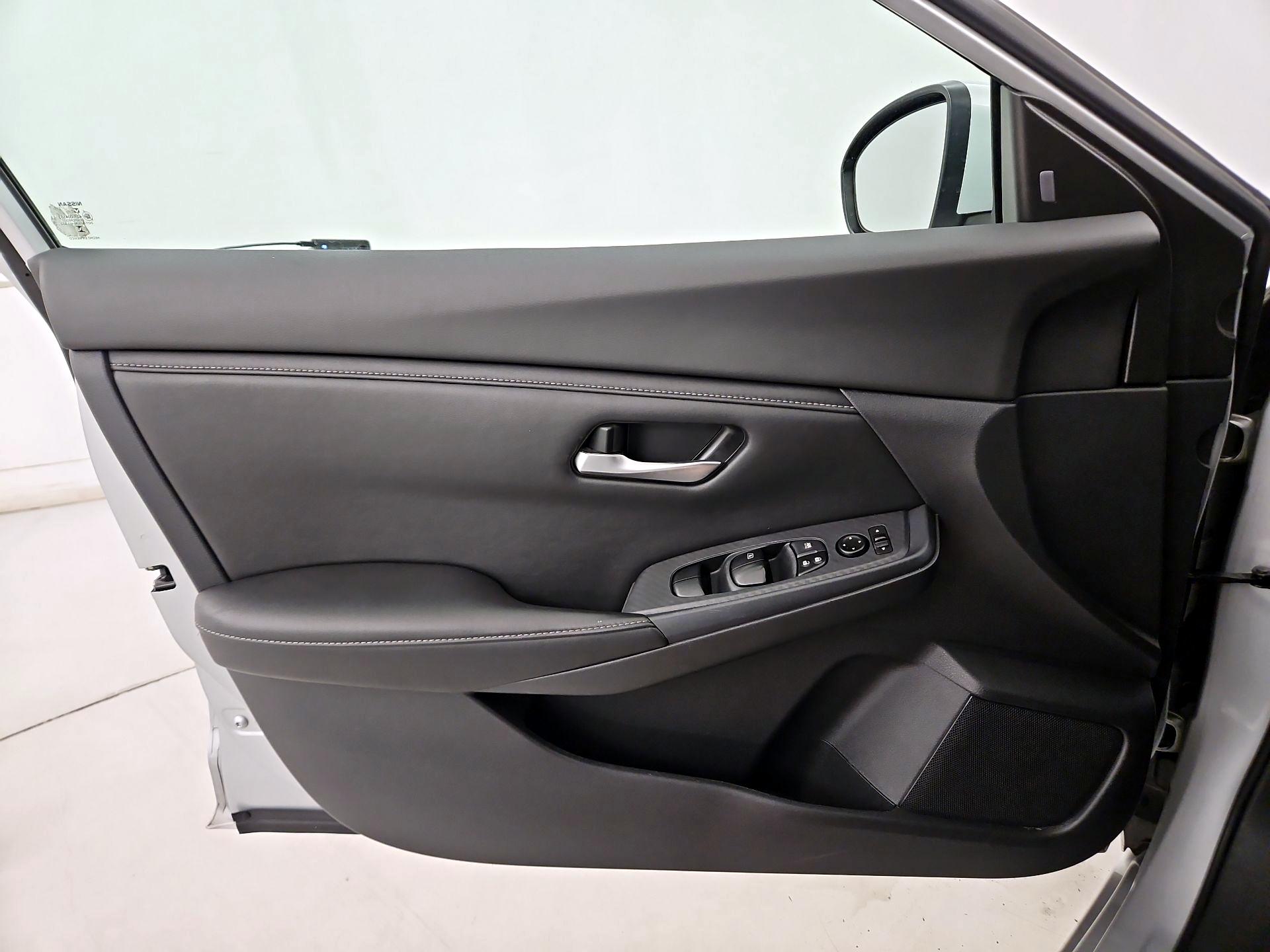 Thumbnail: 2022 Nissan Sentra - 12
