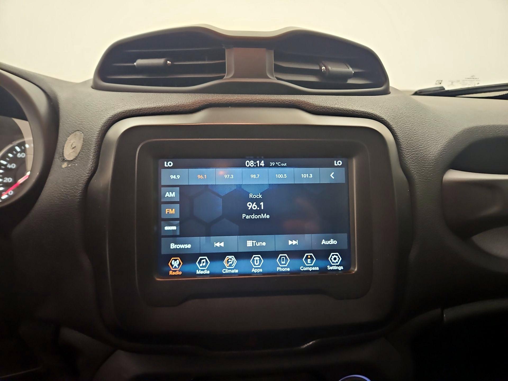 Thumbnail: 2019 Jeep Renegade - 16