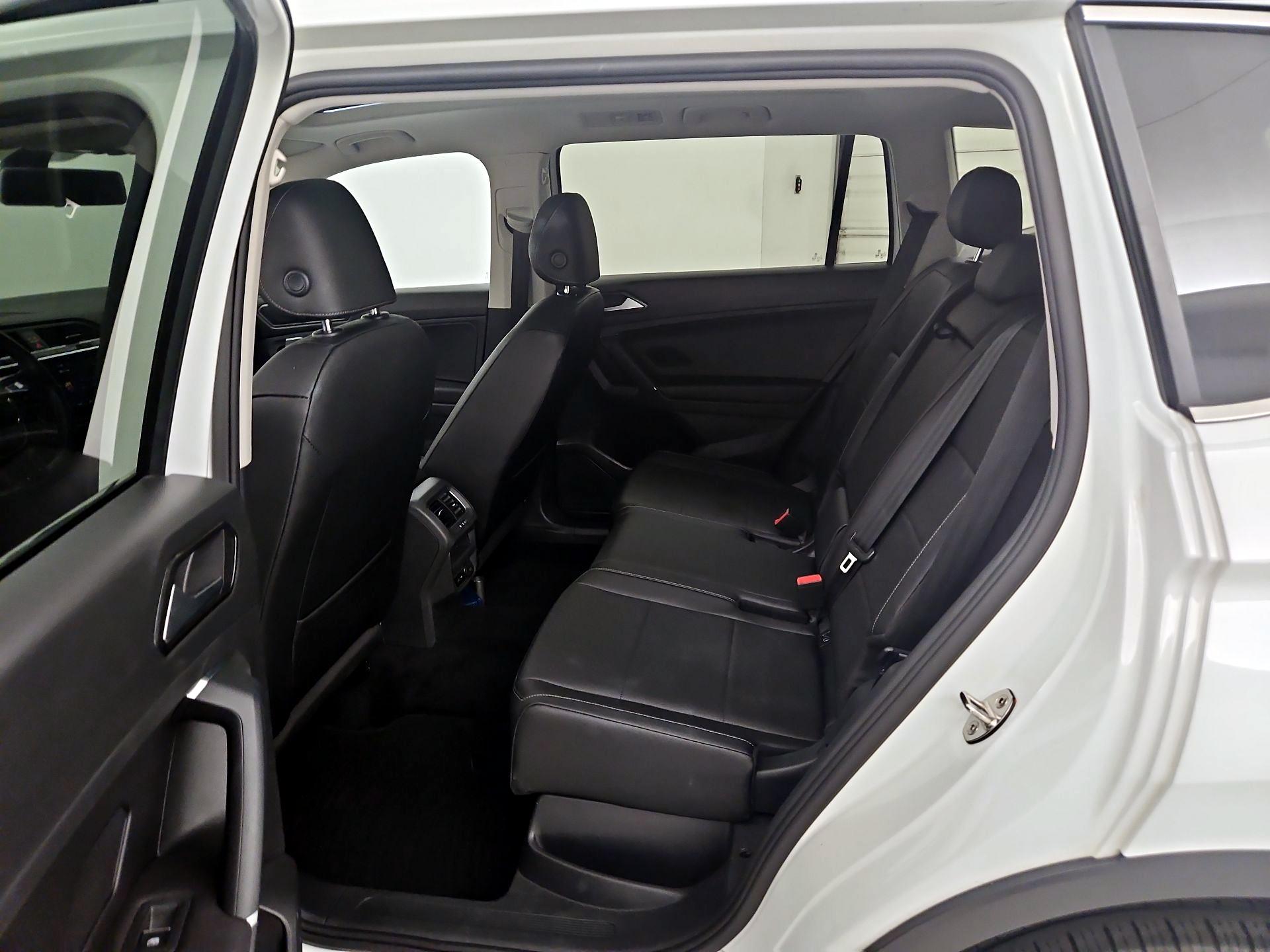 Thumbnail: 2018 Volkswagen Tiguan - 20