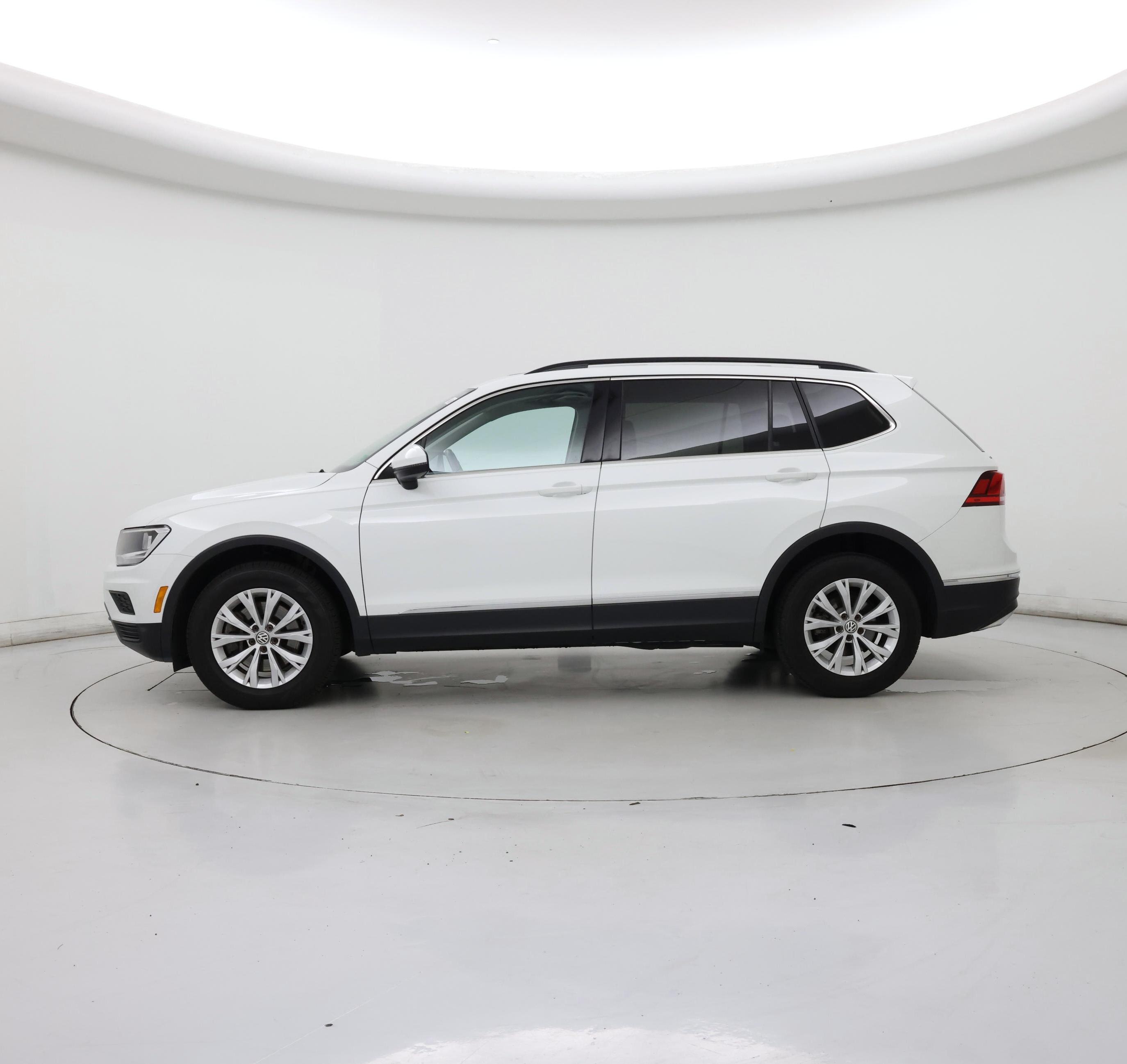 Thumbnail: 2018 Volkswagen Tiguan - 3
