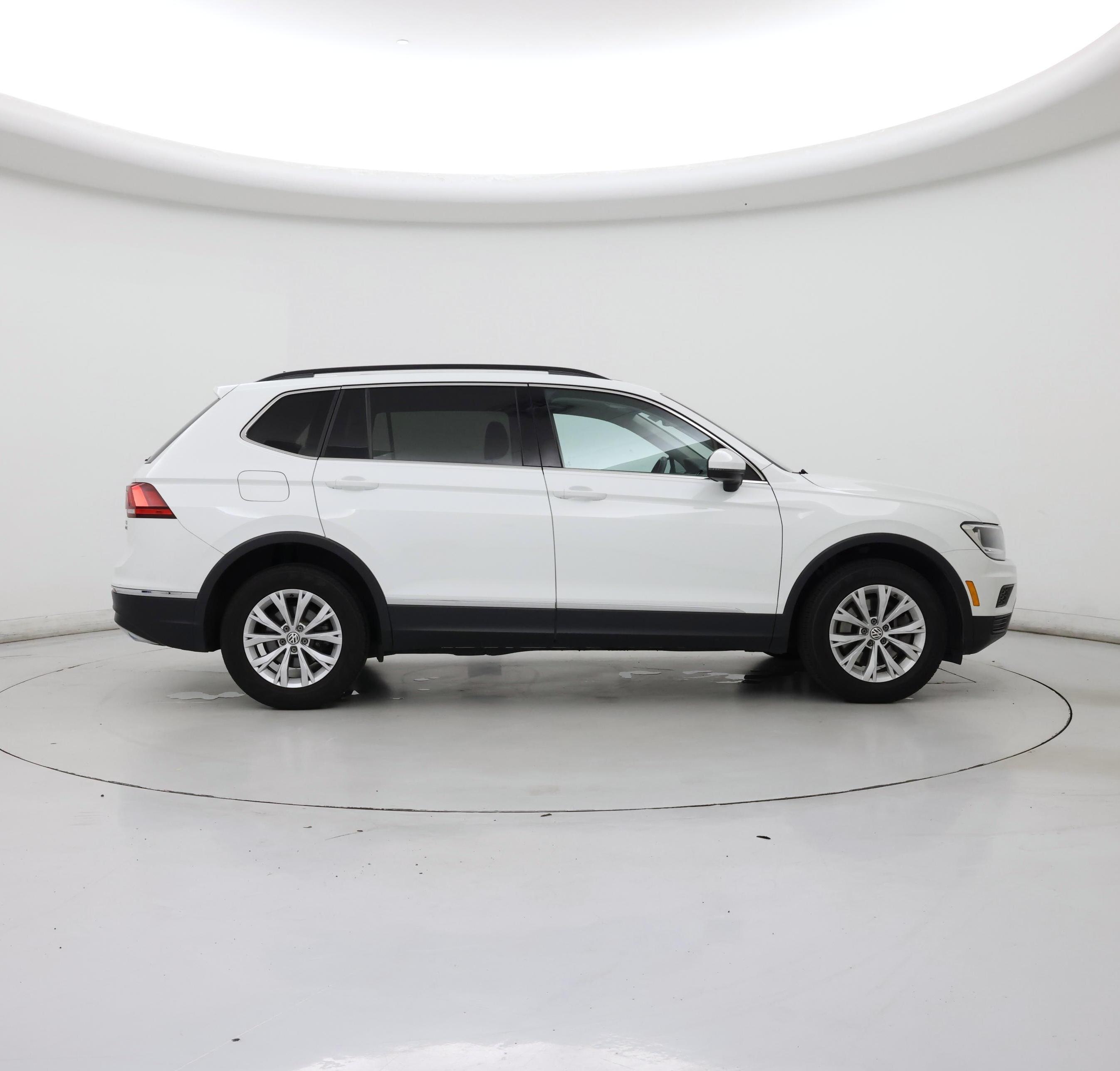 Thumbnail: 2018 Volkswagen Tiguan - 7