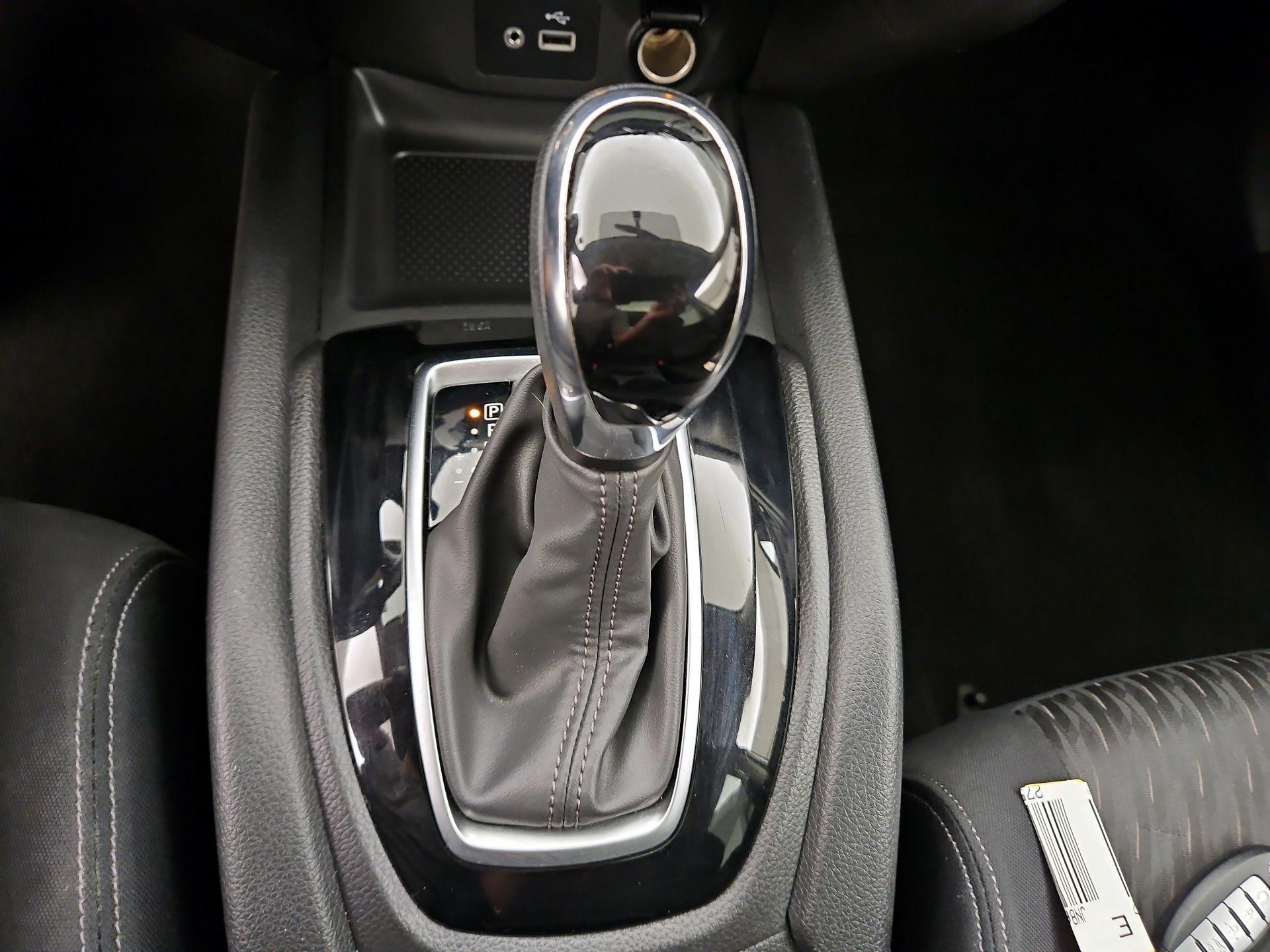 Thumbnail: 2018 Nissan Rogue - 18