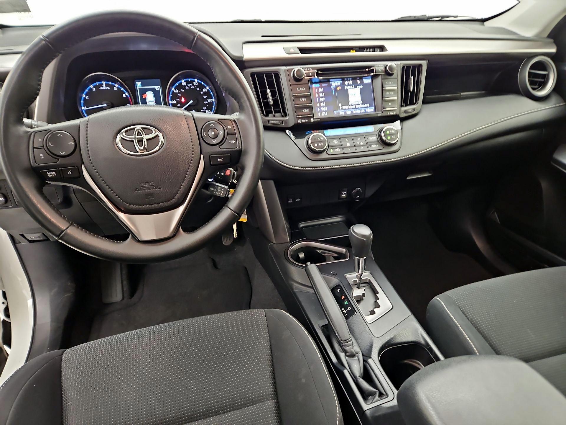 Thumbnail: 2017 Toyota RAV4 - 9