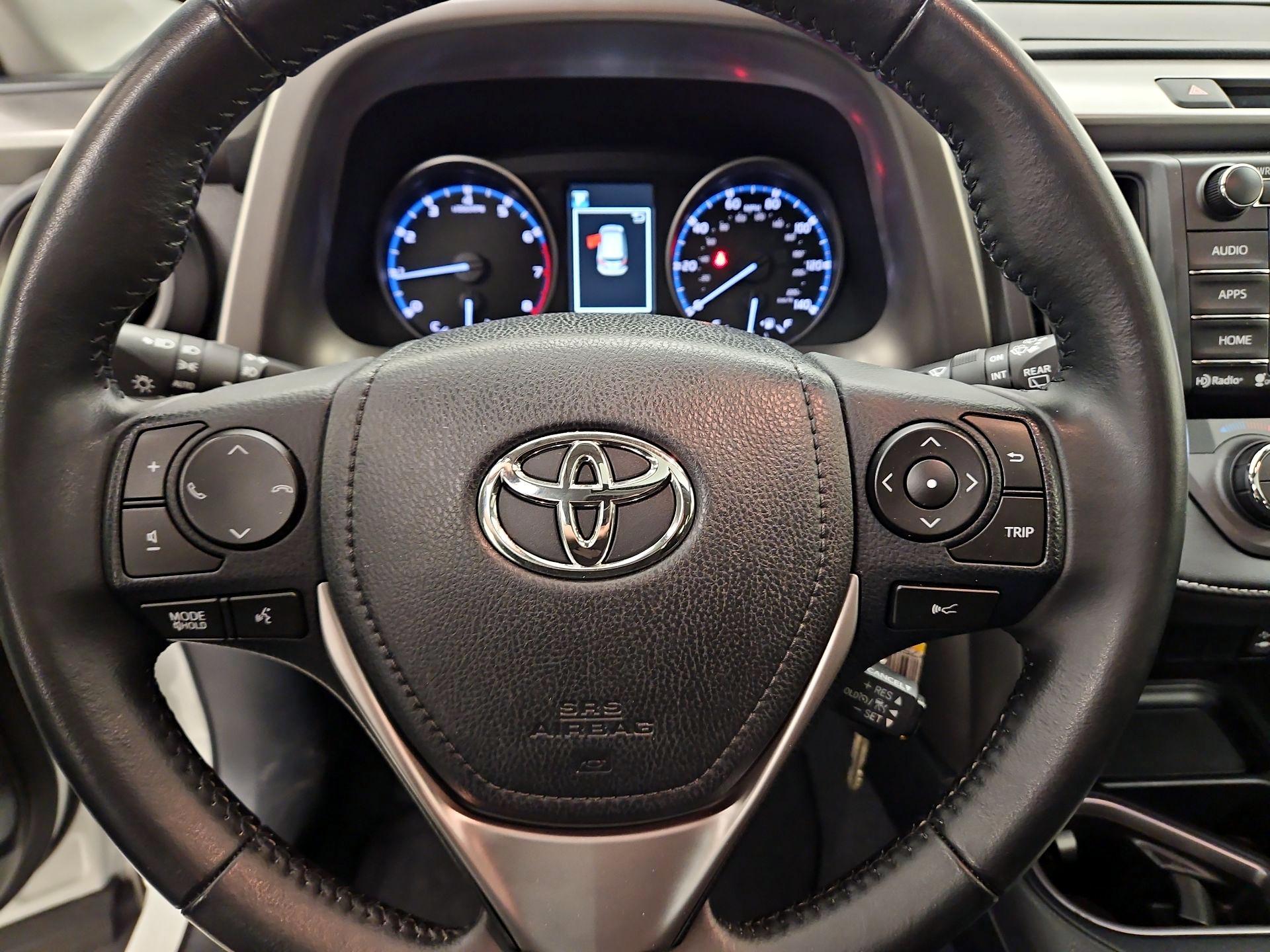 Thumbnail: 2017 Toyota RAV4 - 10