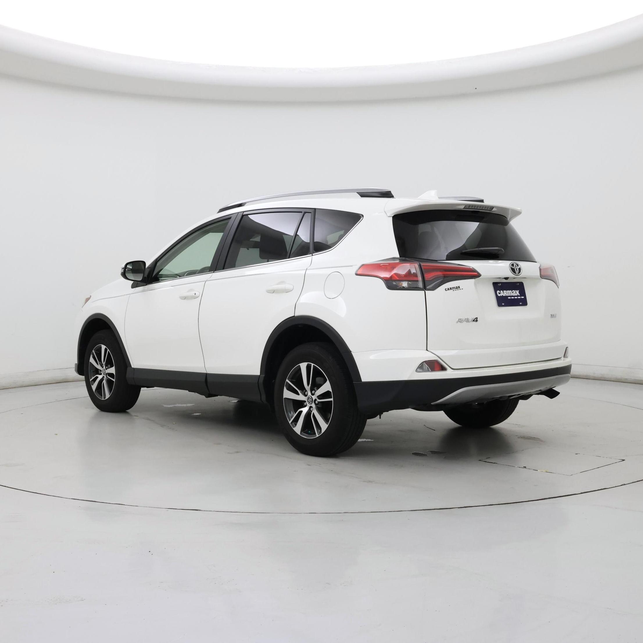 Thumbnail: 2017 Toyota RAV4 - 2