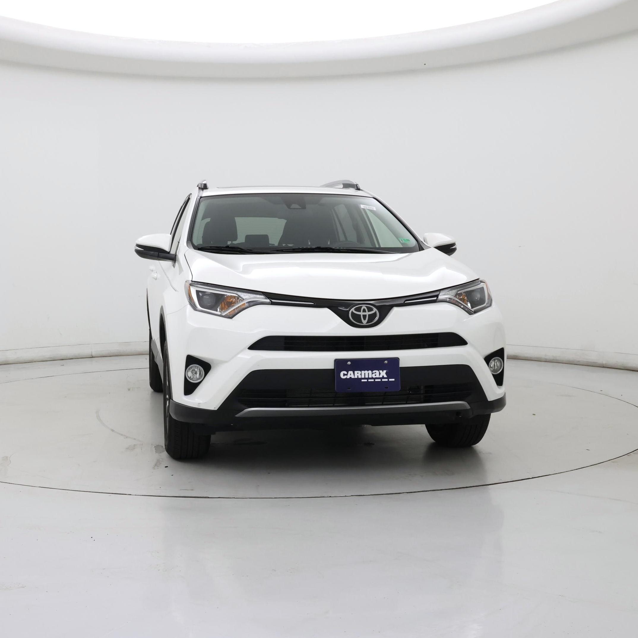 Thumbnail: 2017 Toyota RAV4 - 5