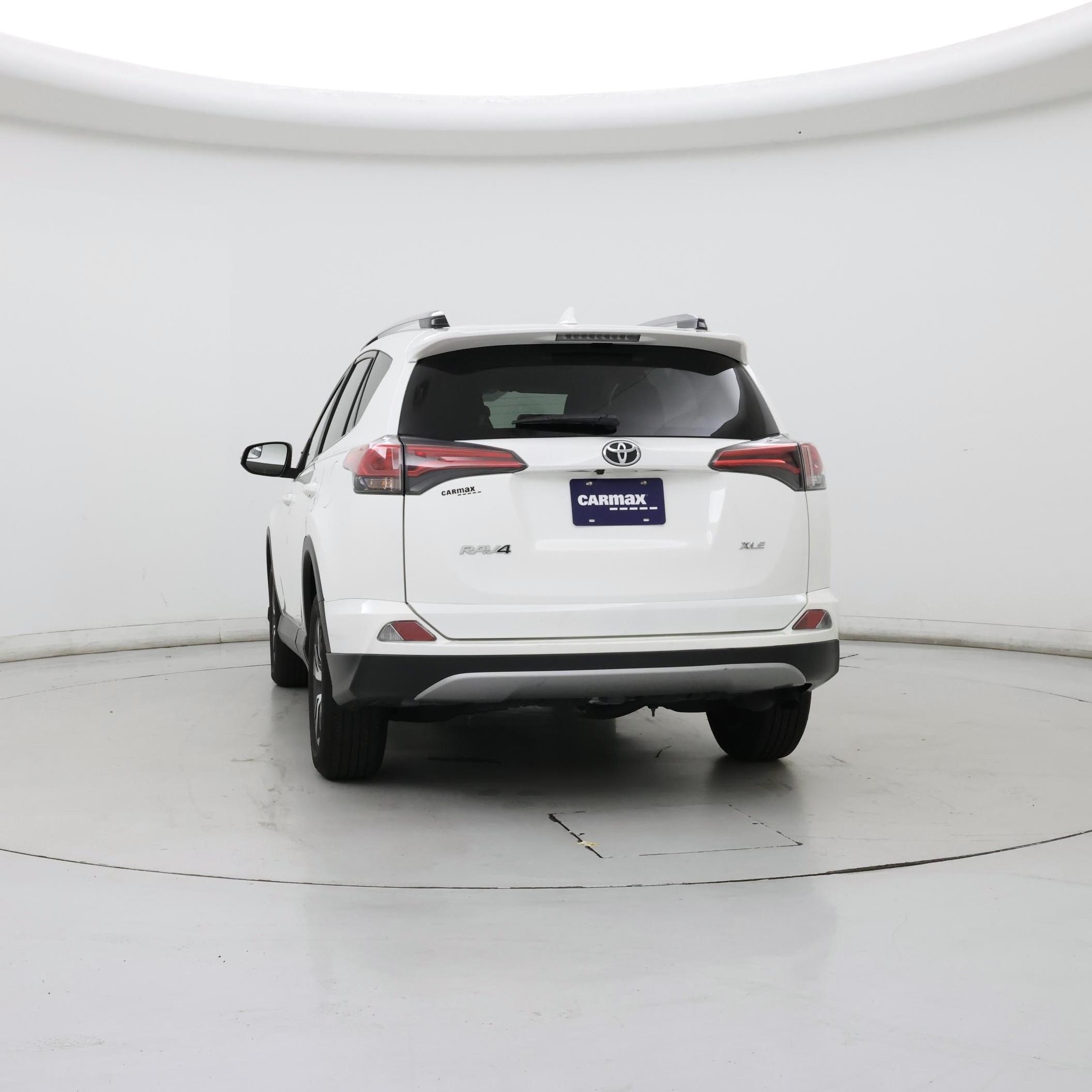 Thumbnail: 2017 Toyota RAV4 - 6