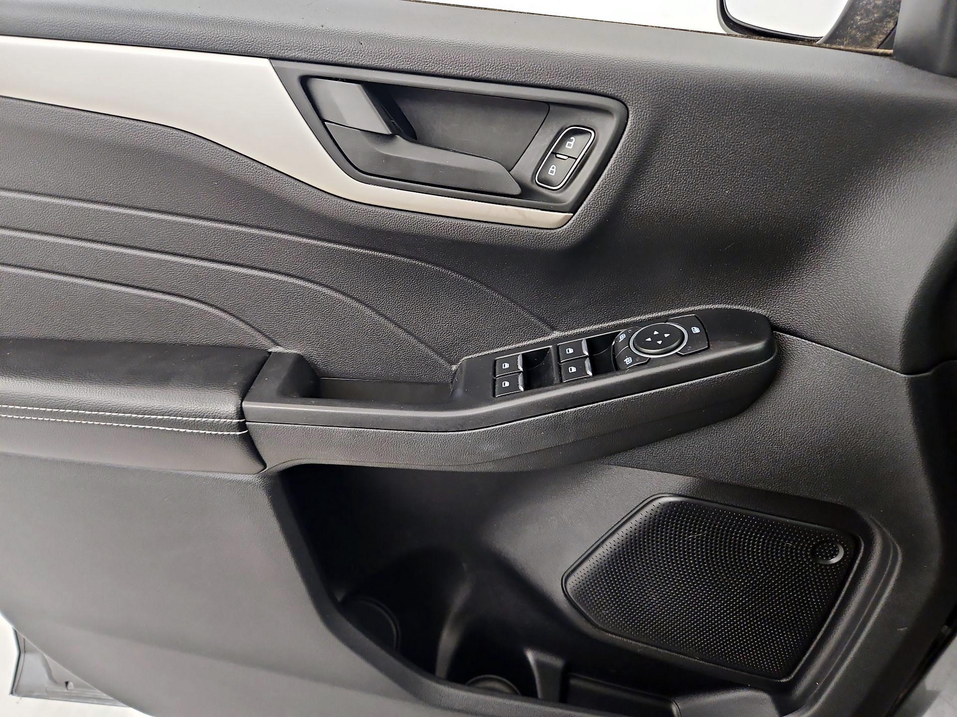 Thumbnail: 2022 Ford Escape - 12