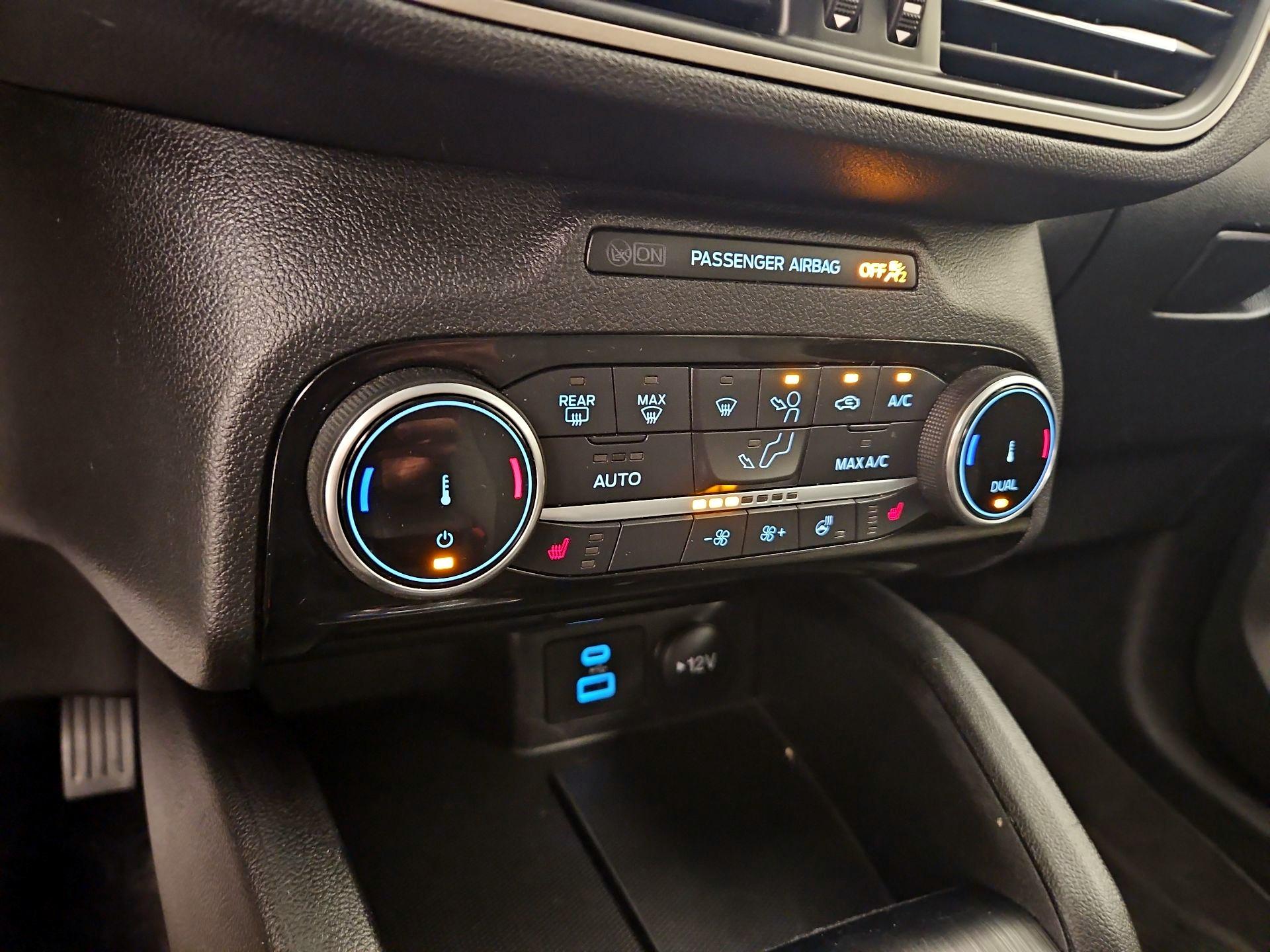 Thumbnail: 2022 Ford Escape - 17