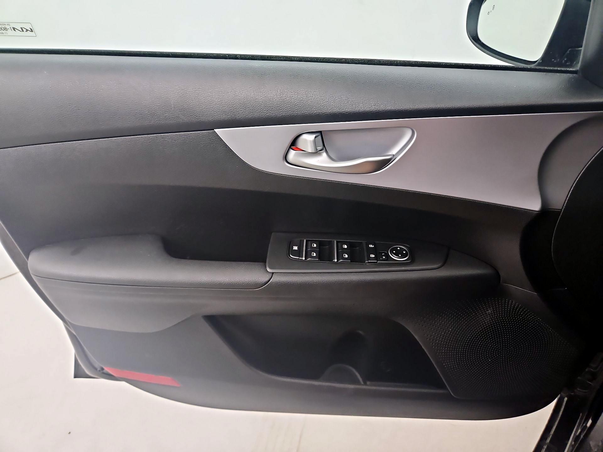 Thumbnail: 2023 Kia Forte - 12