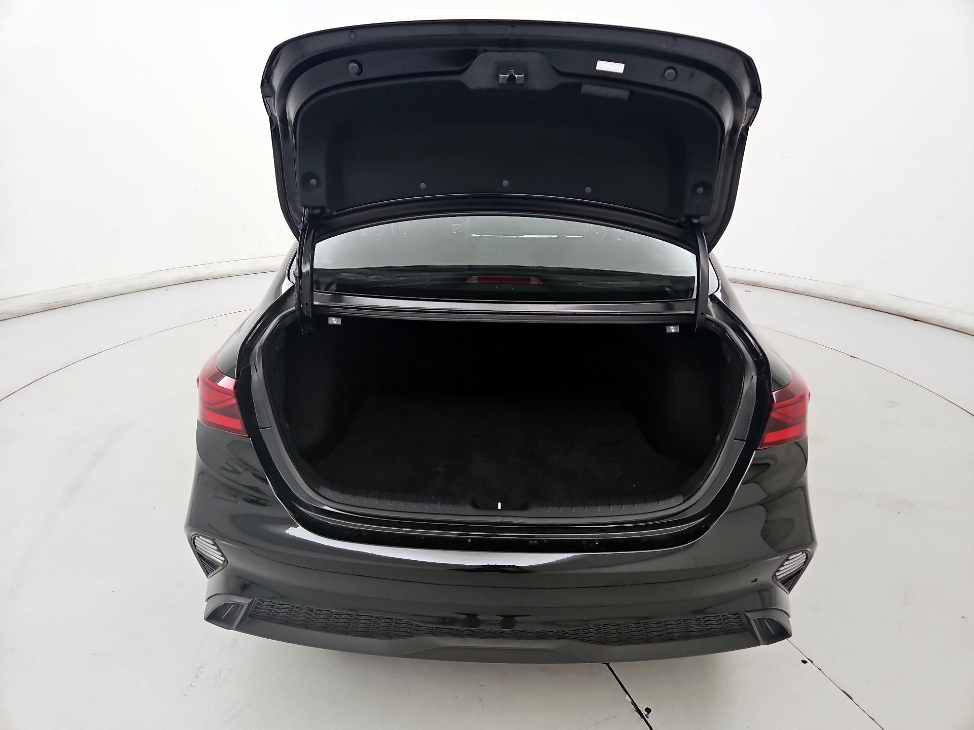 Thumbnail: 2023 Kia Forte - 20