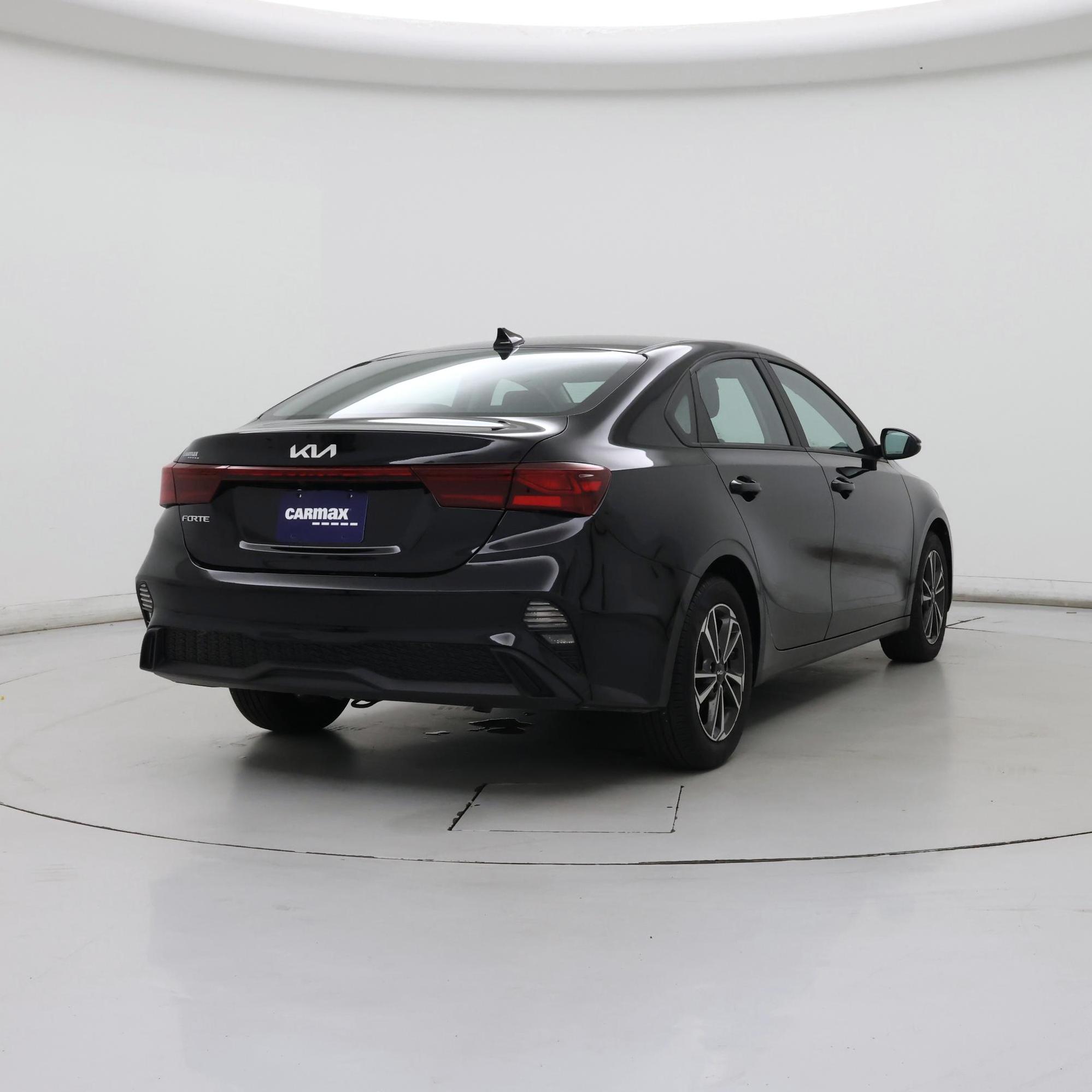 Thumbnail: 2023 Kia Forte - 8