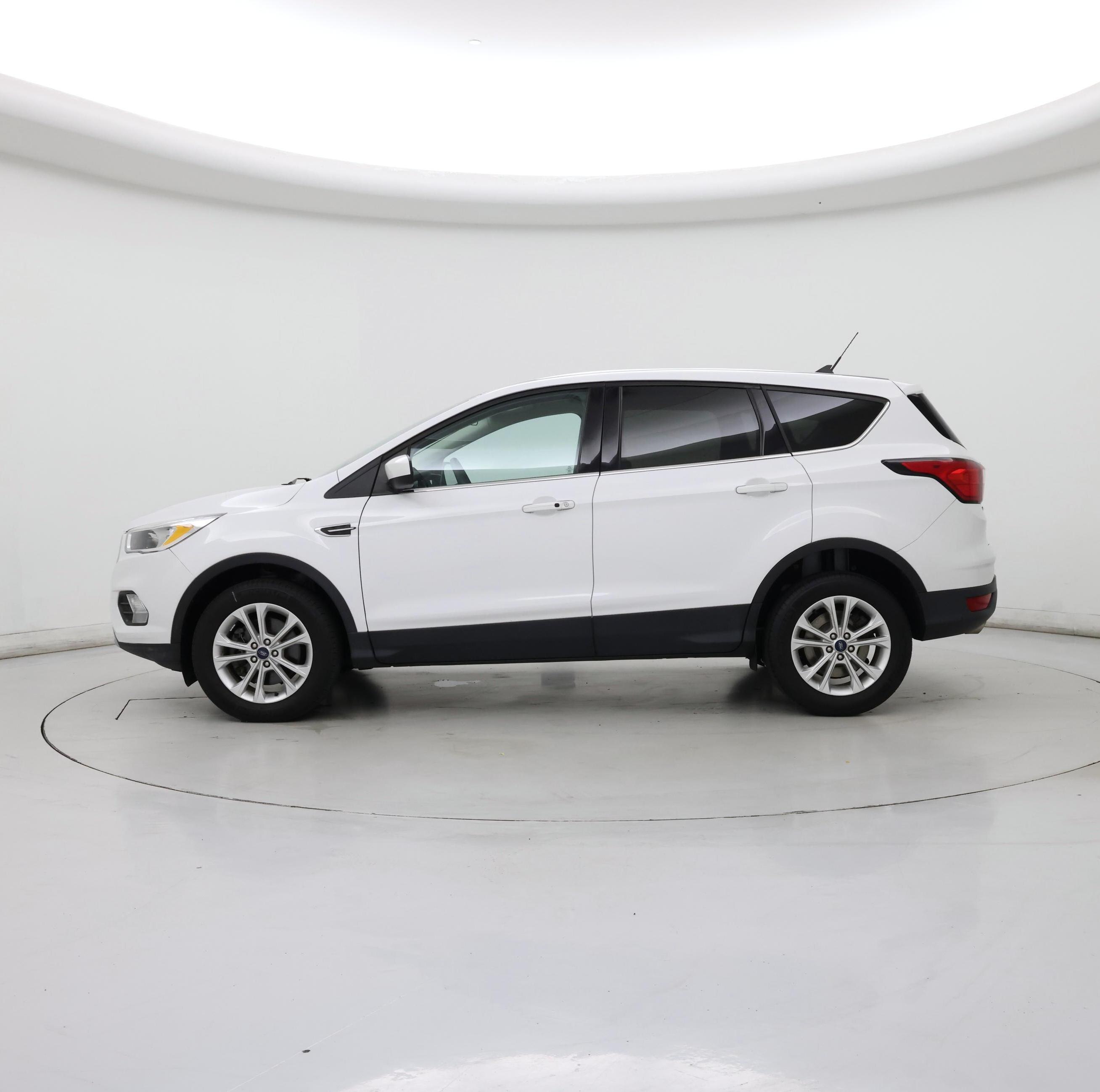 Thumbnail: 2019 Ford Escape - 3