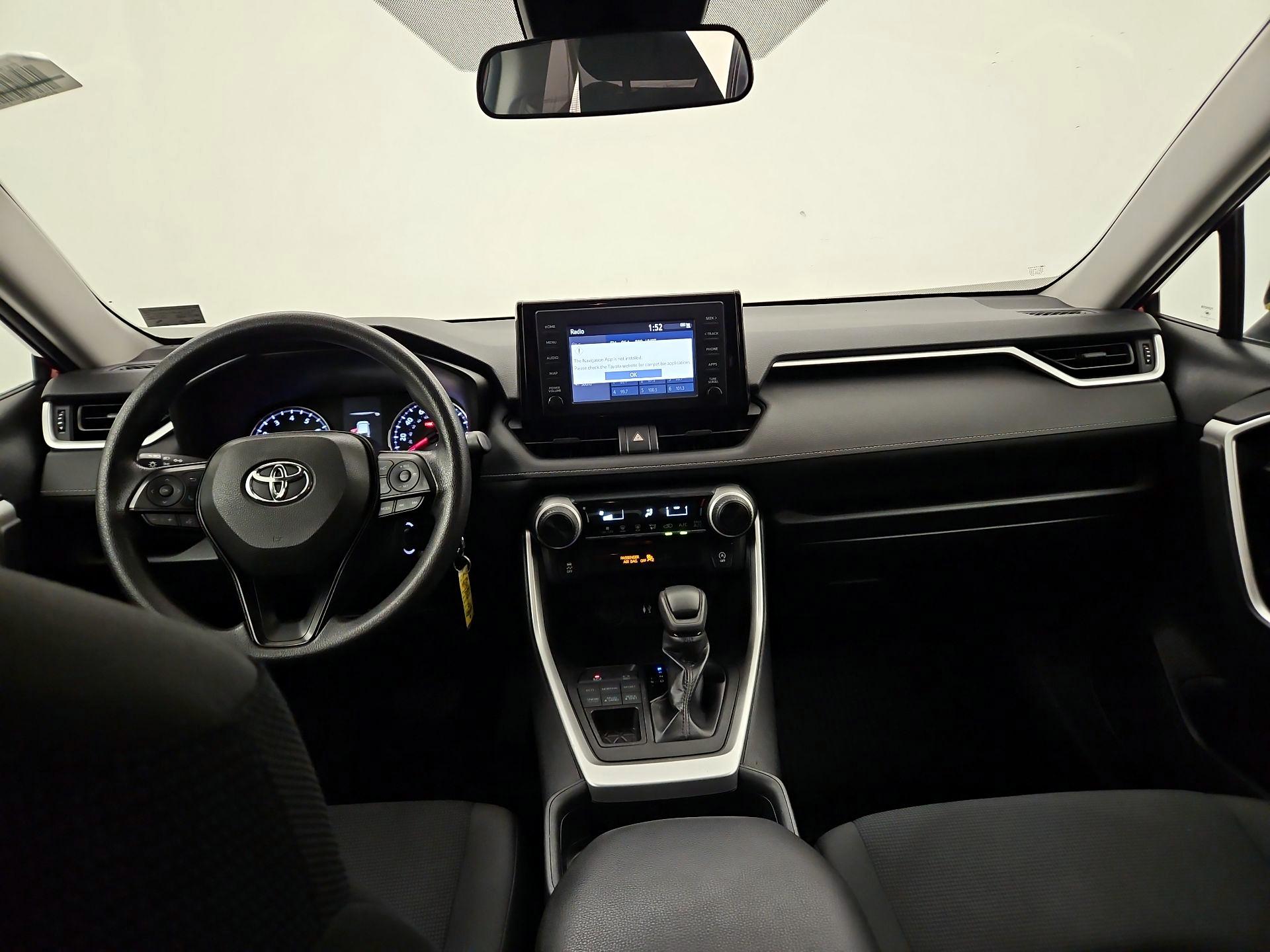 Thumbnail: 2019 Toyota RAV4 - 9