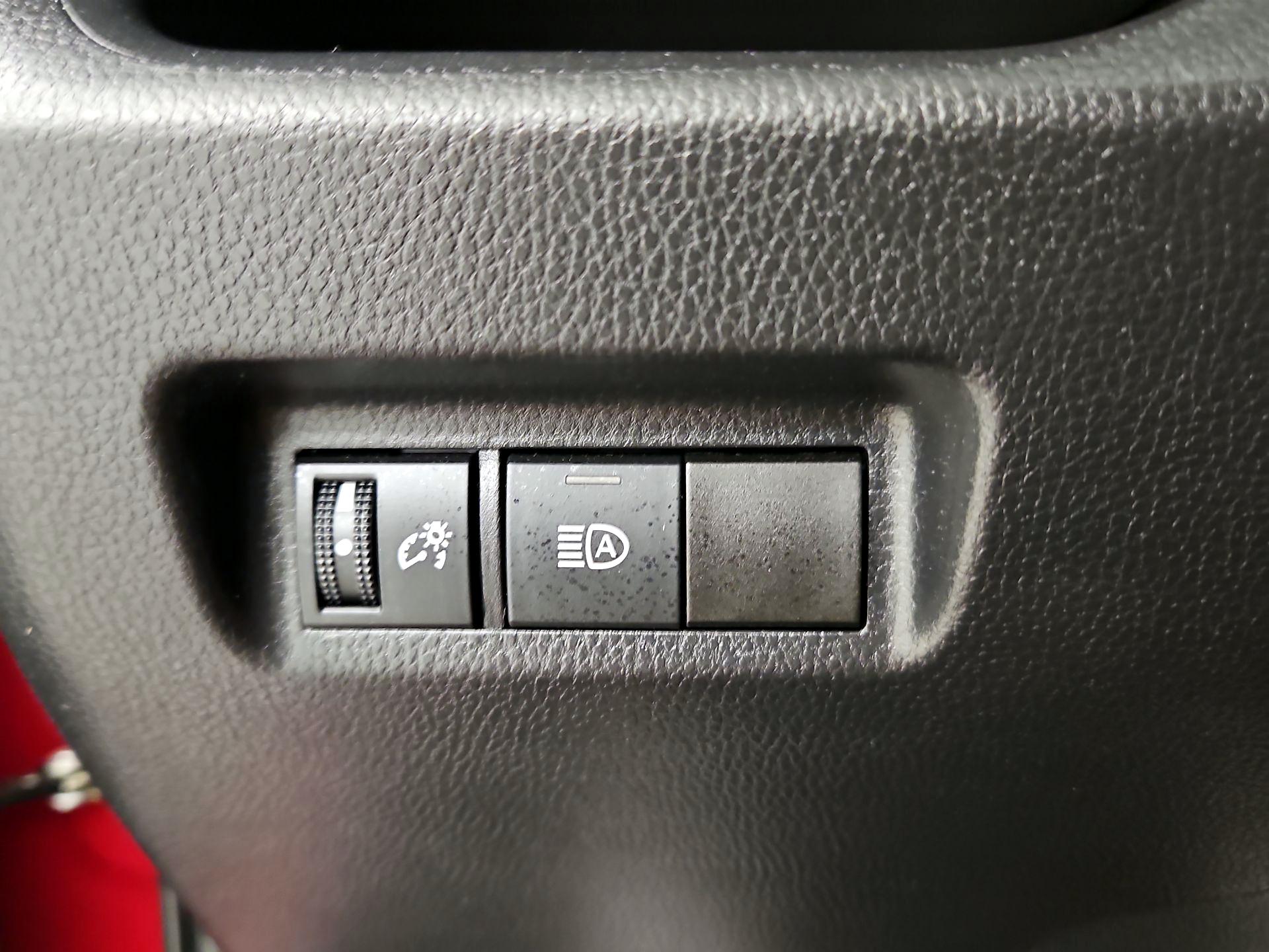Thumbnail: 2019 Toyota RAV4 - 13