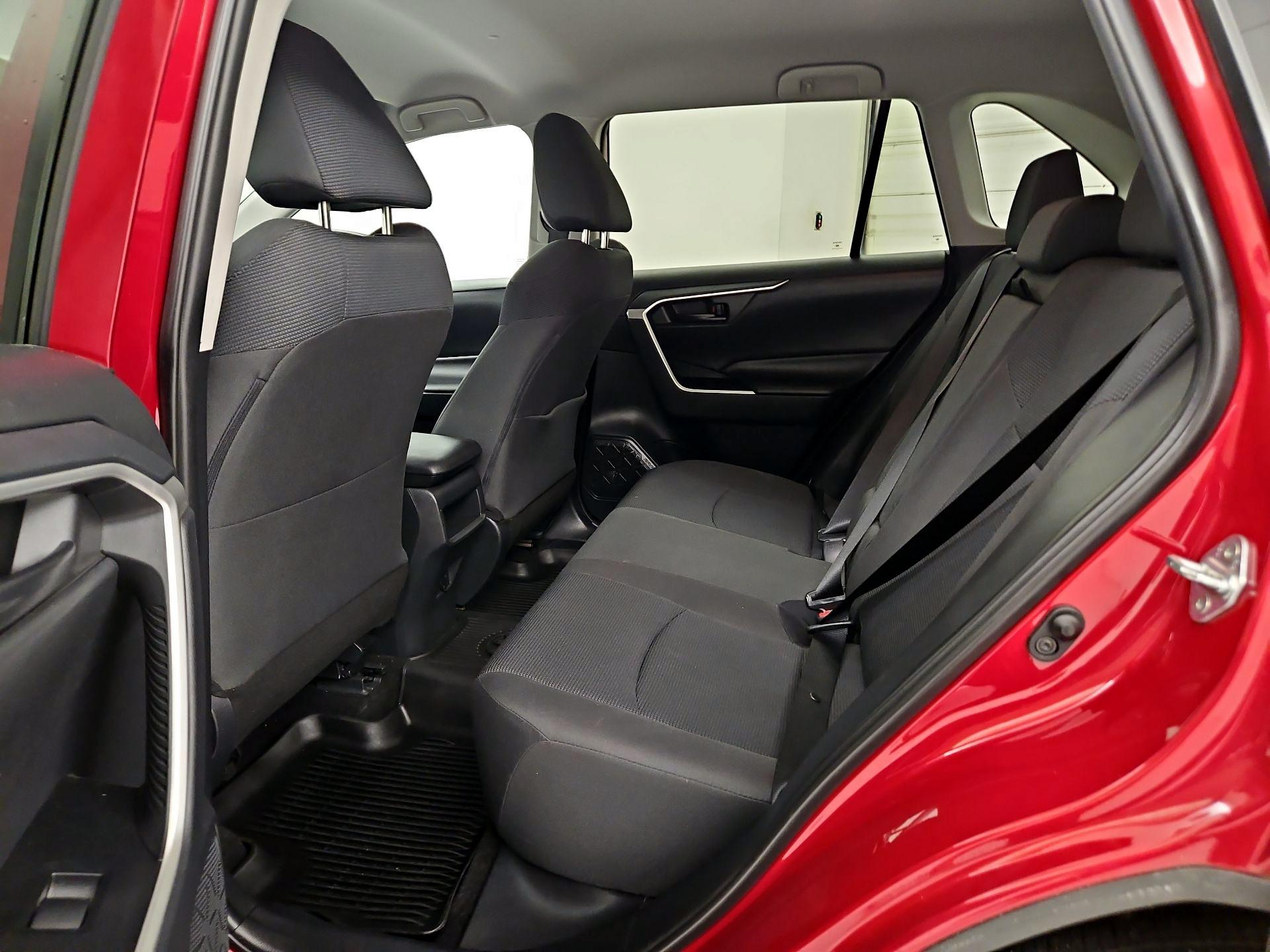 Thumbnail: 2019 Toyota RAV4 - 20
