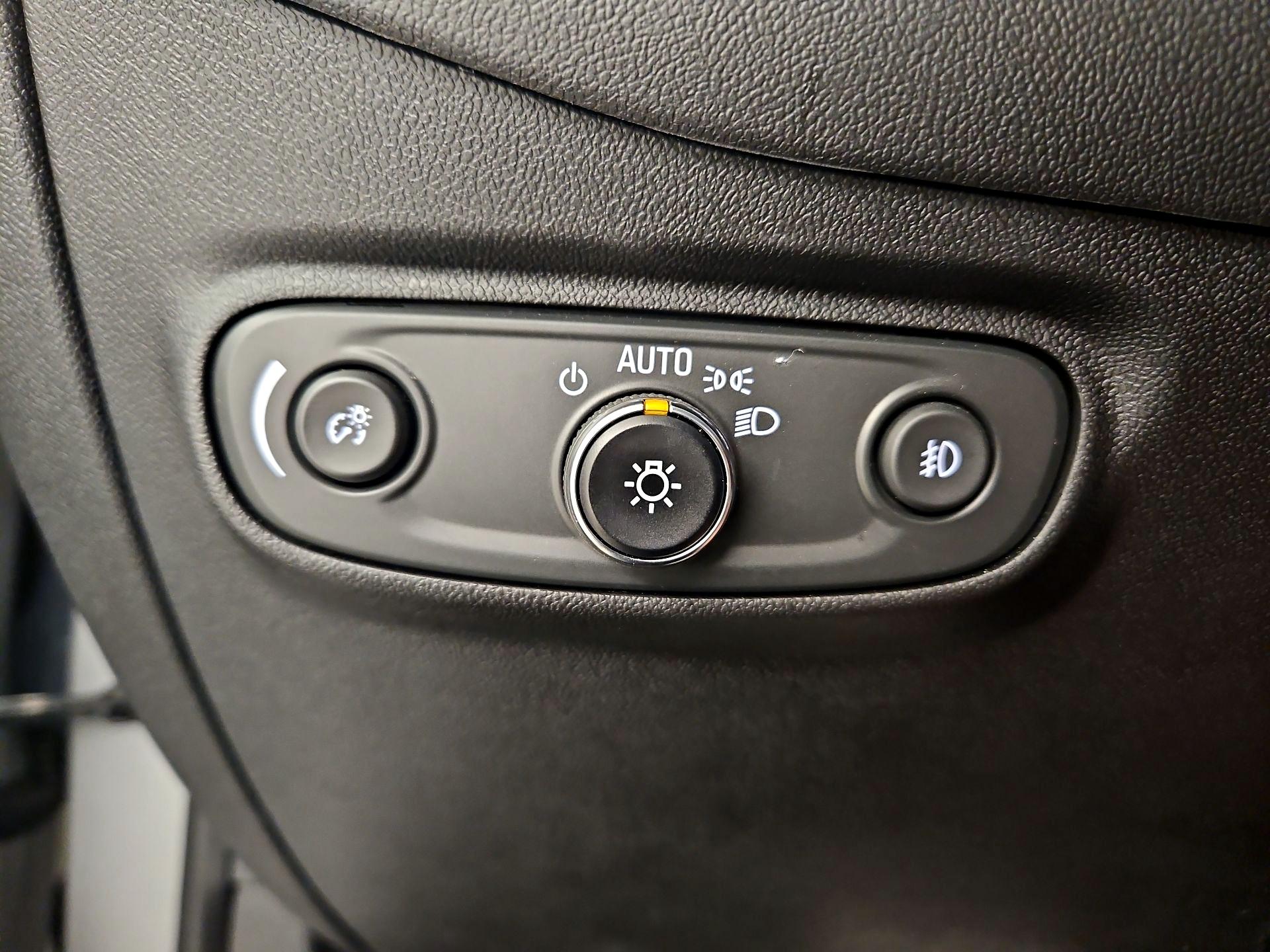 Thumbnail: 2020 Chevrolet Equinox - 13