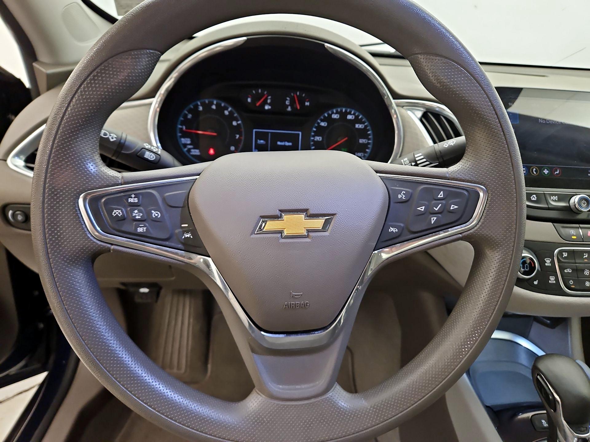 Thumbnail: 2021 Chevrolet Malibu - 10
