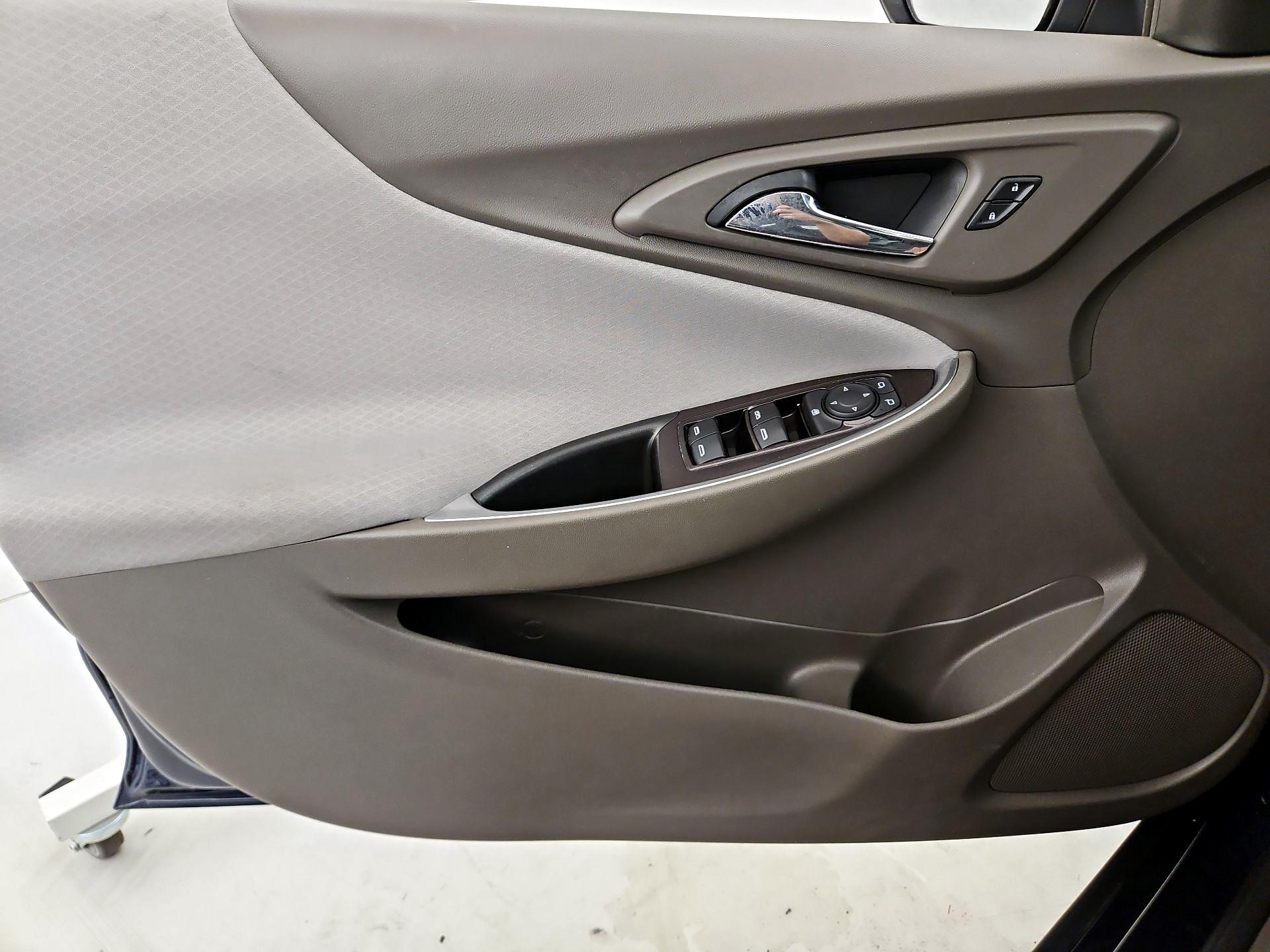 Thumbnail: 2021 Chevrolet Malibu - 12