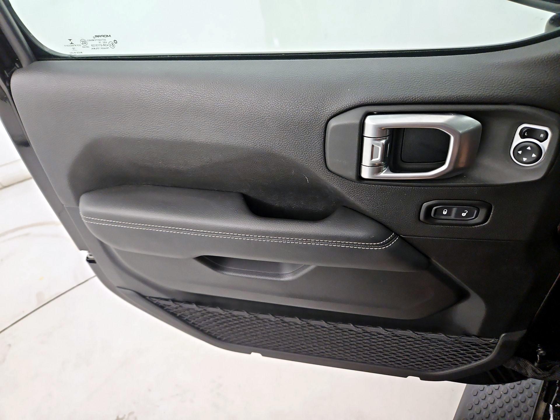 Thumbnail: 2020 Jeep Wrangler - 12