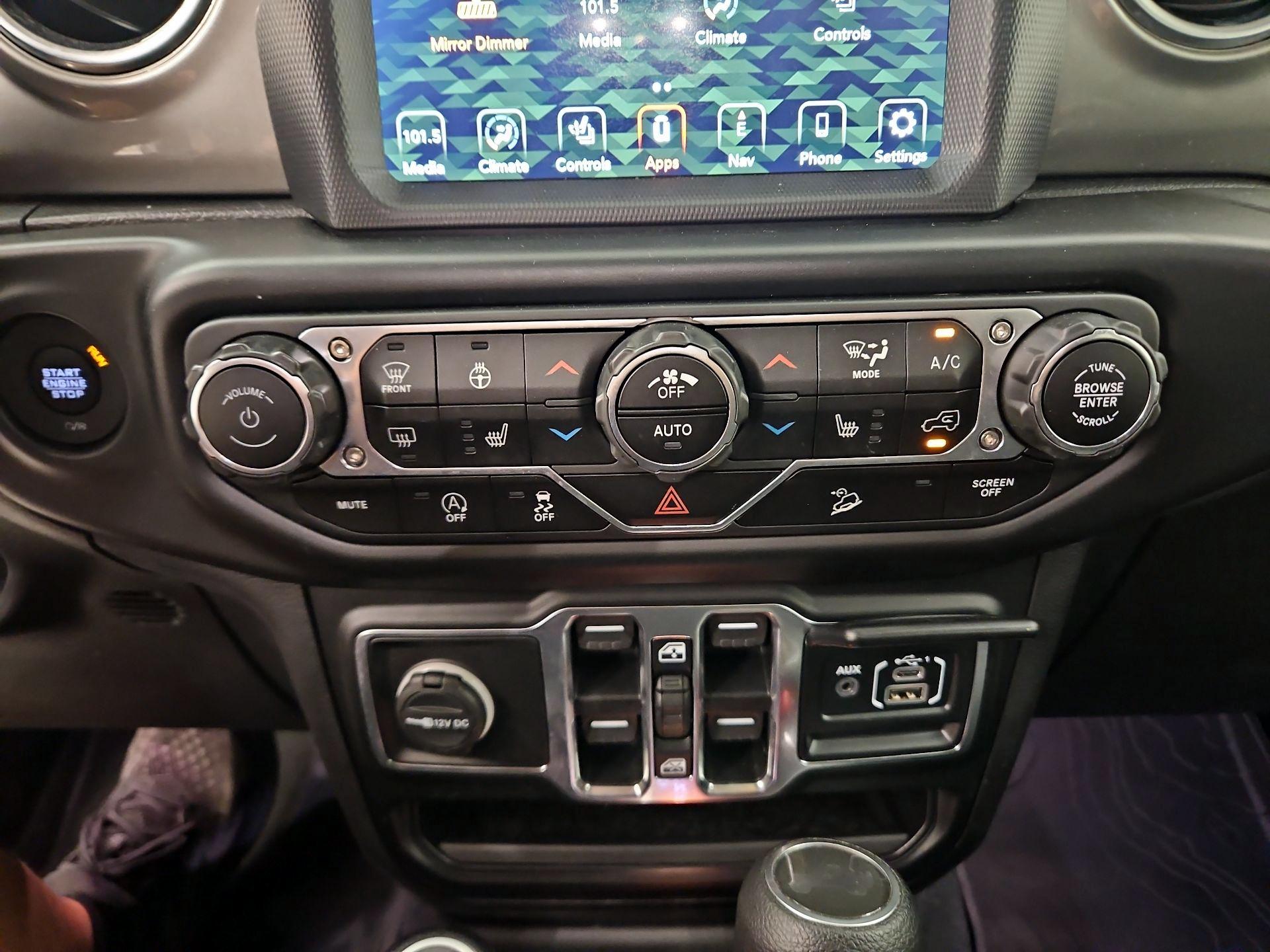 Thumbnail: 2020 Jeep Wrangler - 17