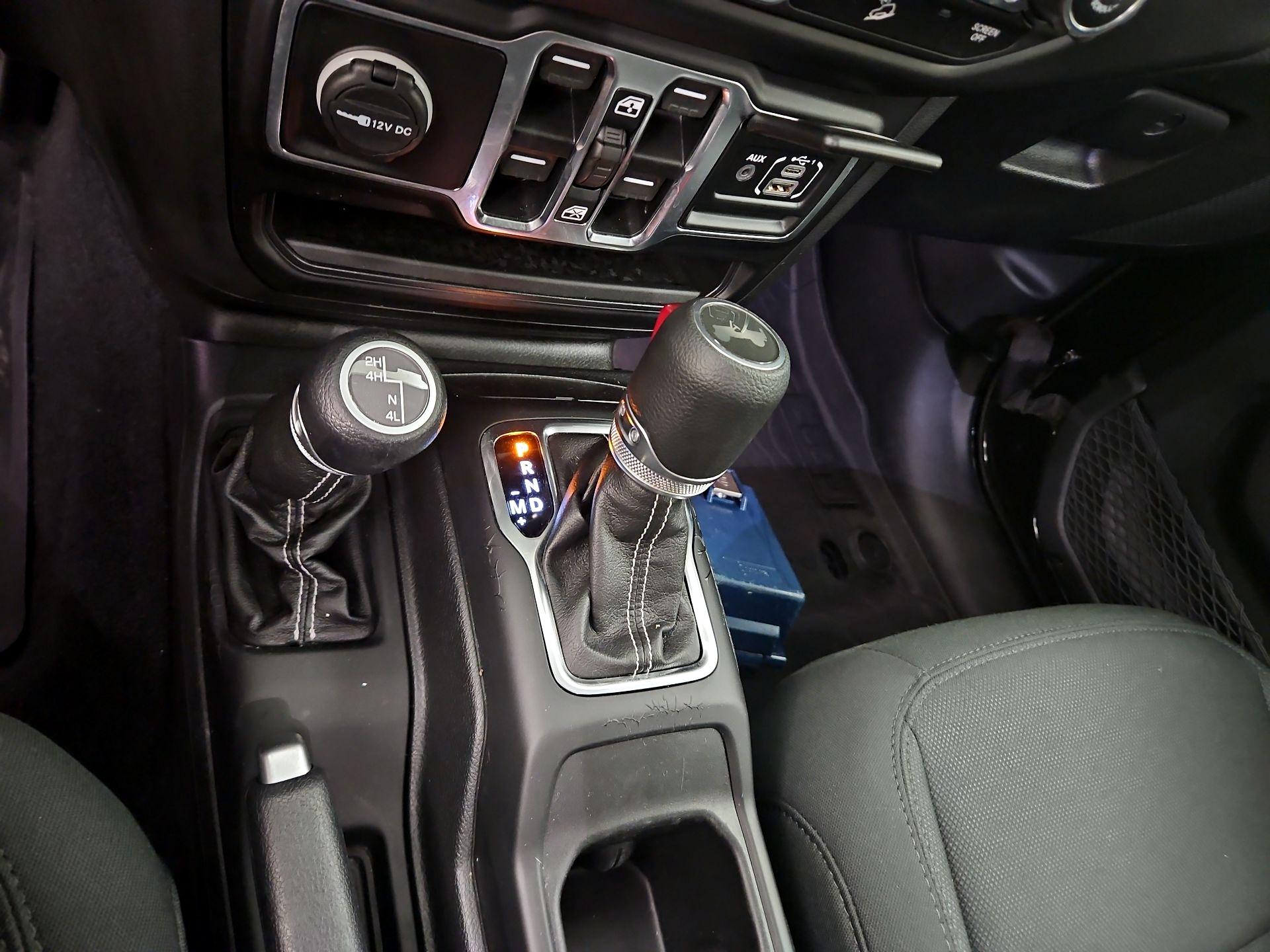 Thumbnail: 2020 Jeep Wrangler - 18