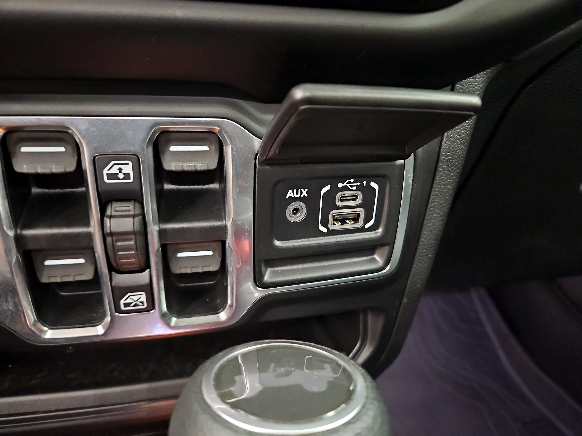 Thumbnail: 2020 Jeep Wrangler - 19