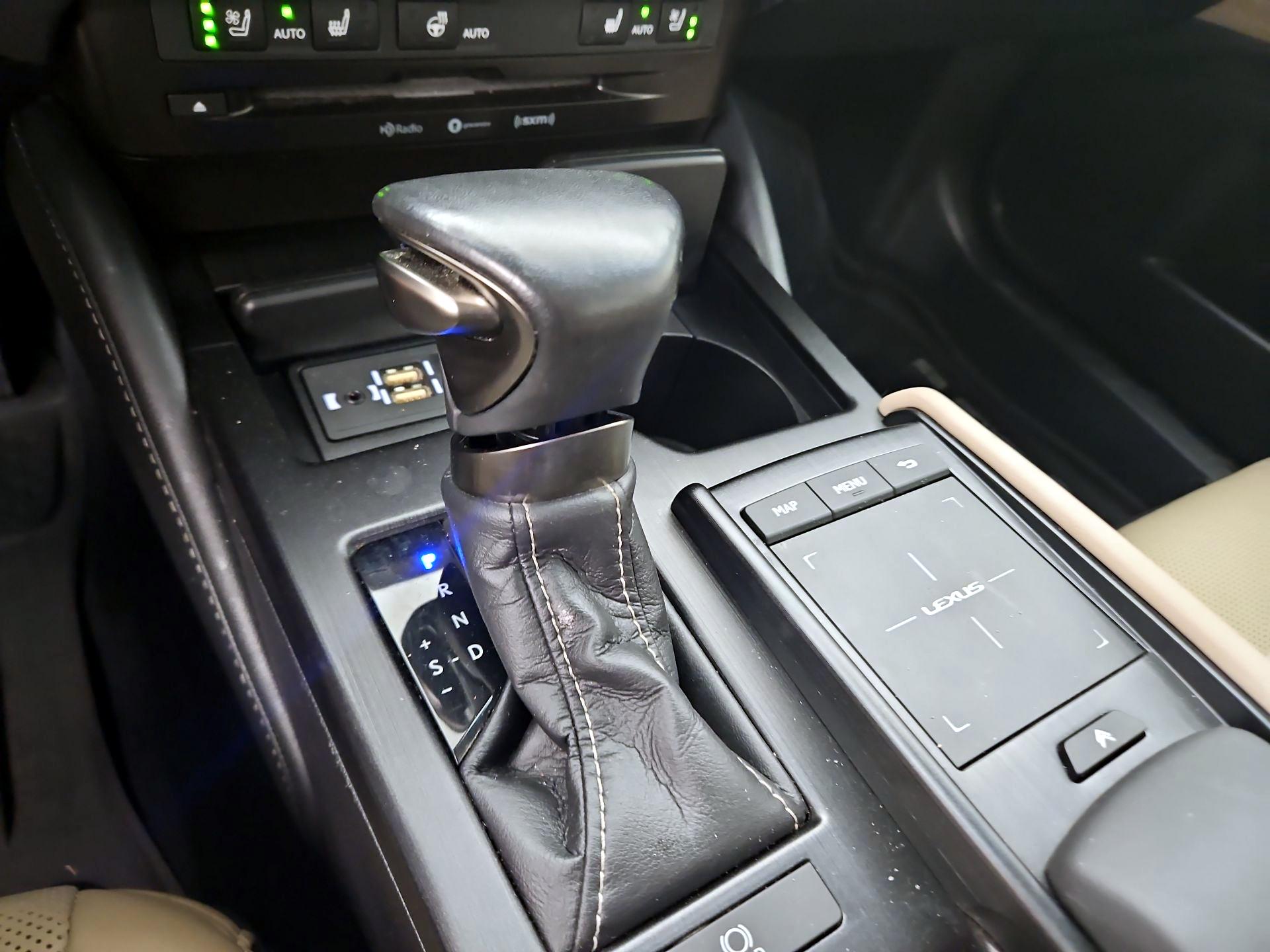 Thumbnail: 2019 Lexus ES - 17