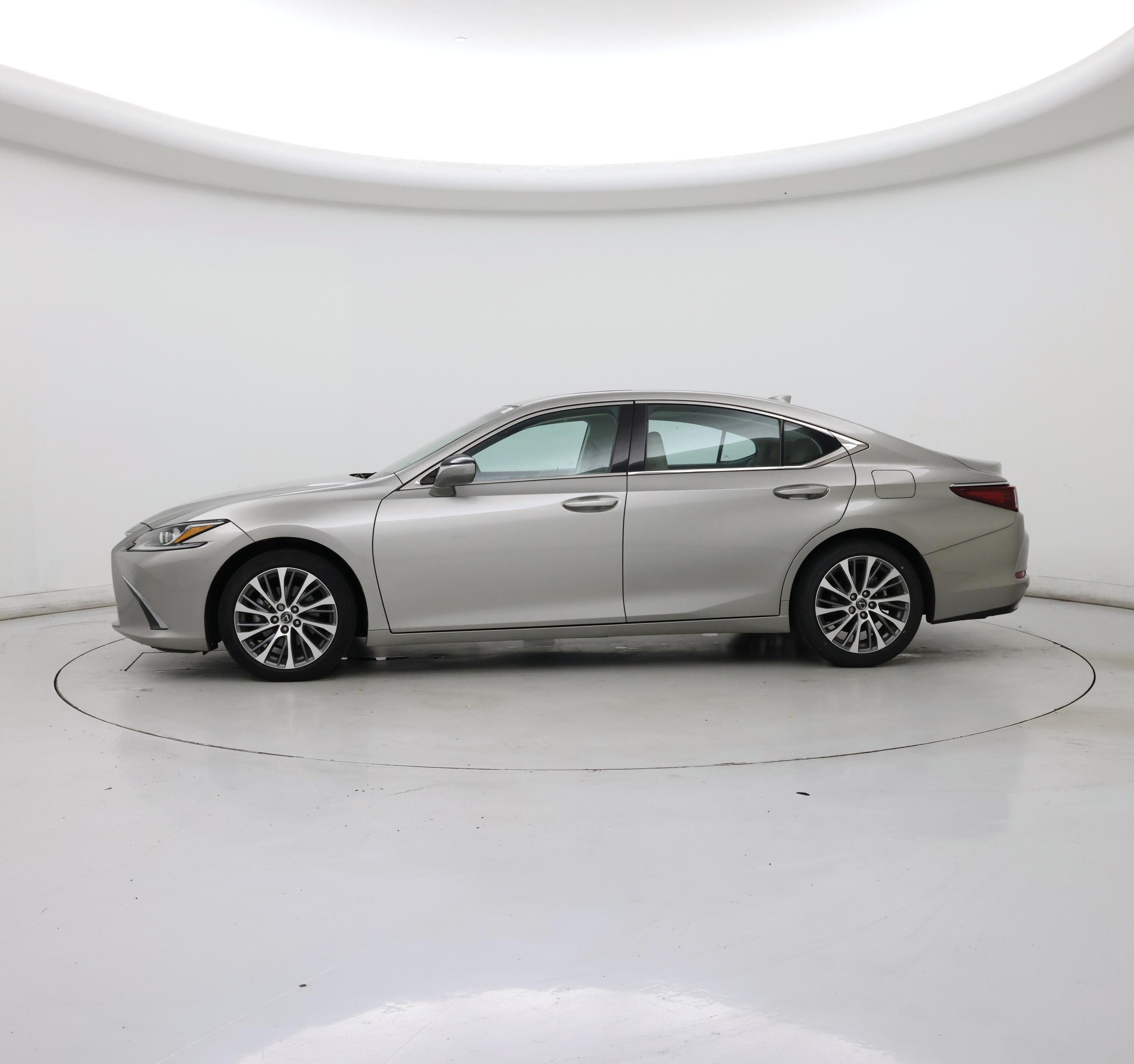 Thumbnail: 2019 Lexus ES - 3