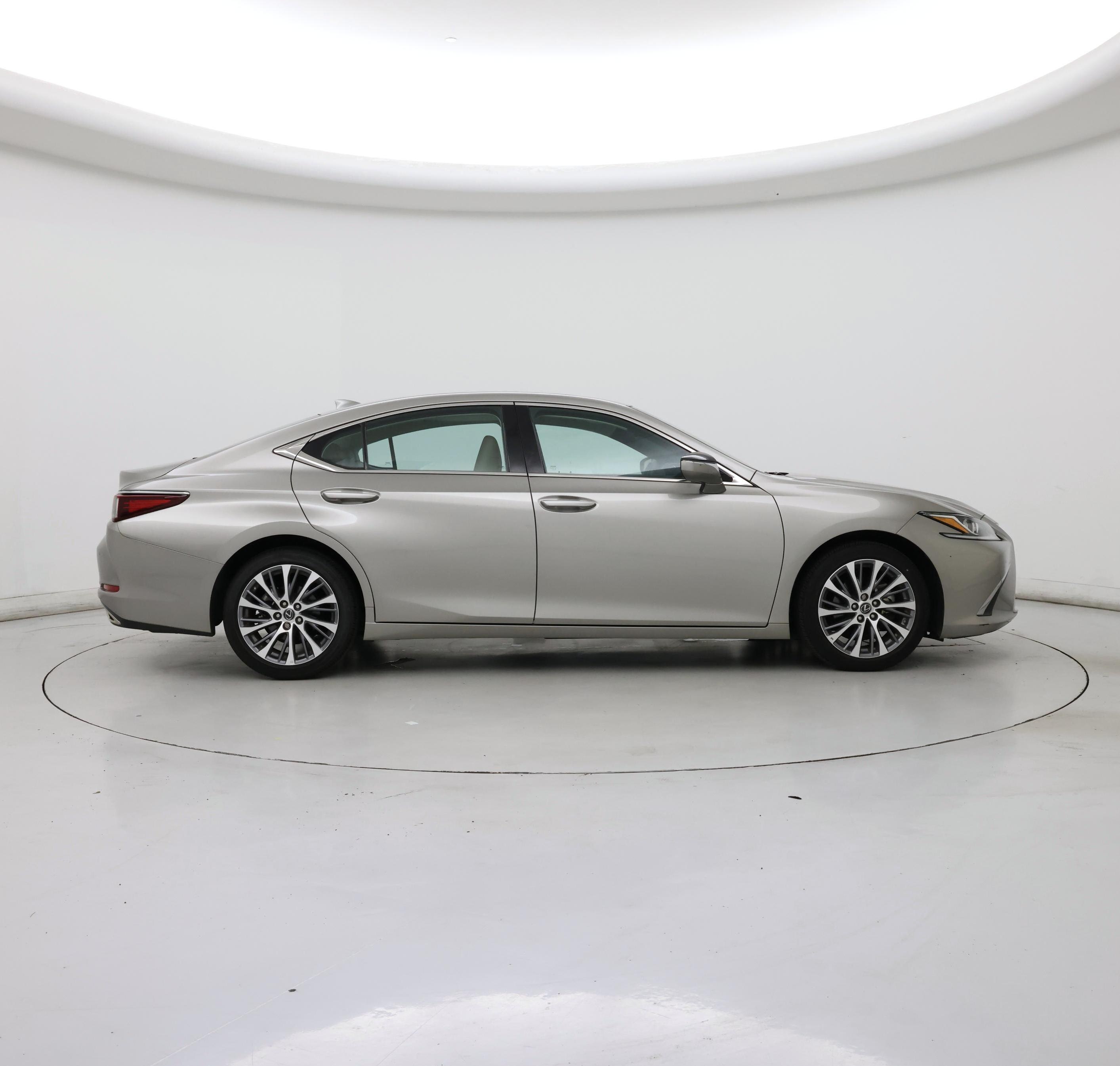 Thumbnail: 2019 Lexus ES - 7