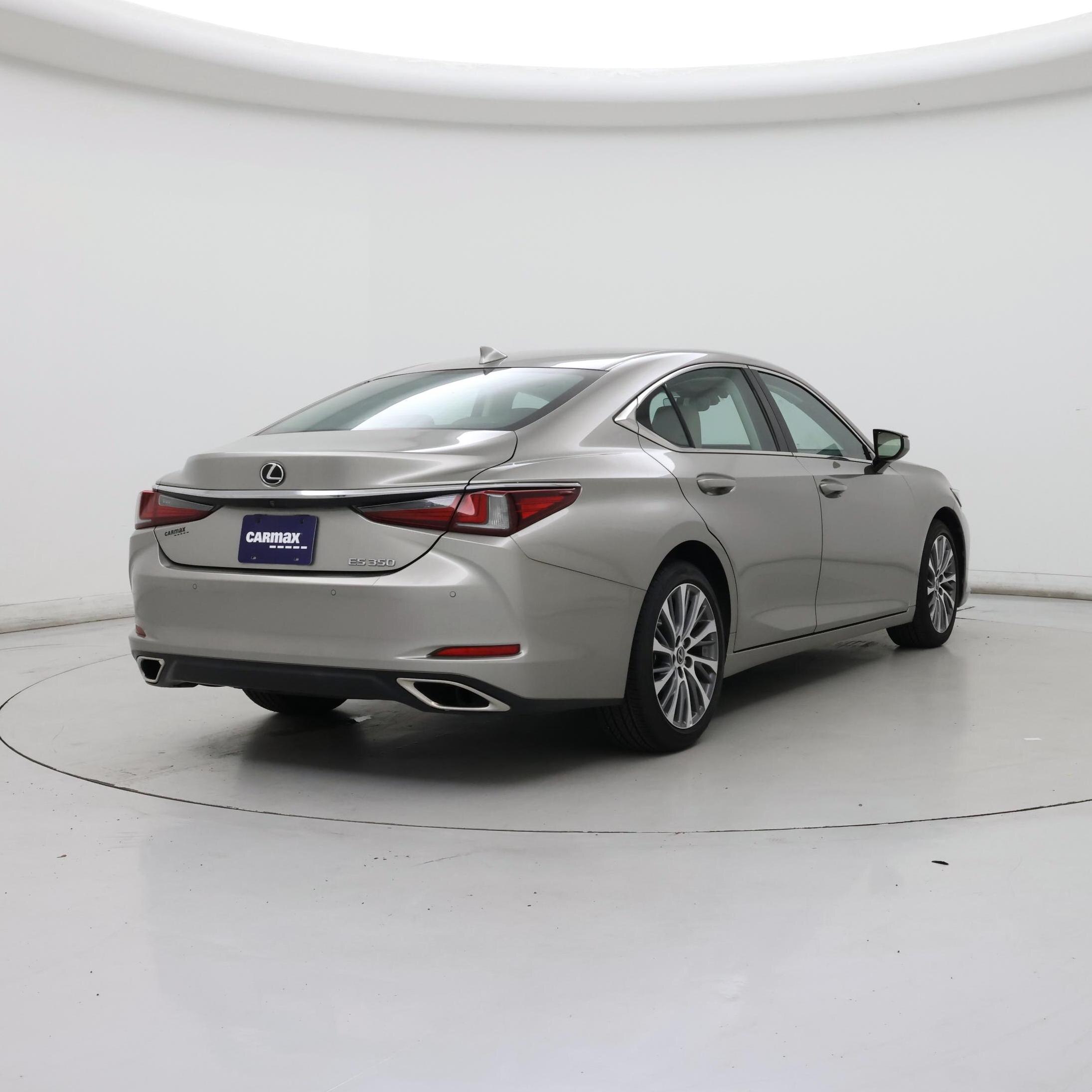 Thumbnail: 2019 Lexus ES - 8
