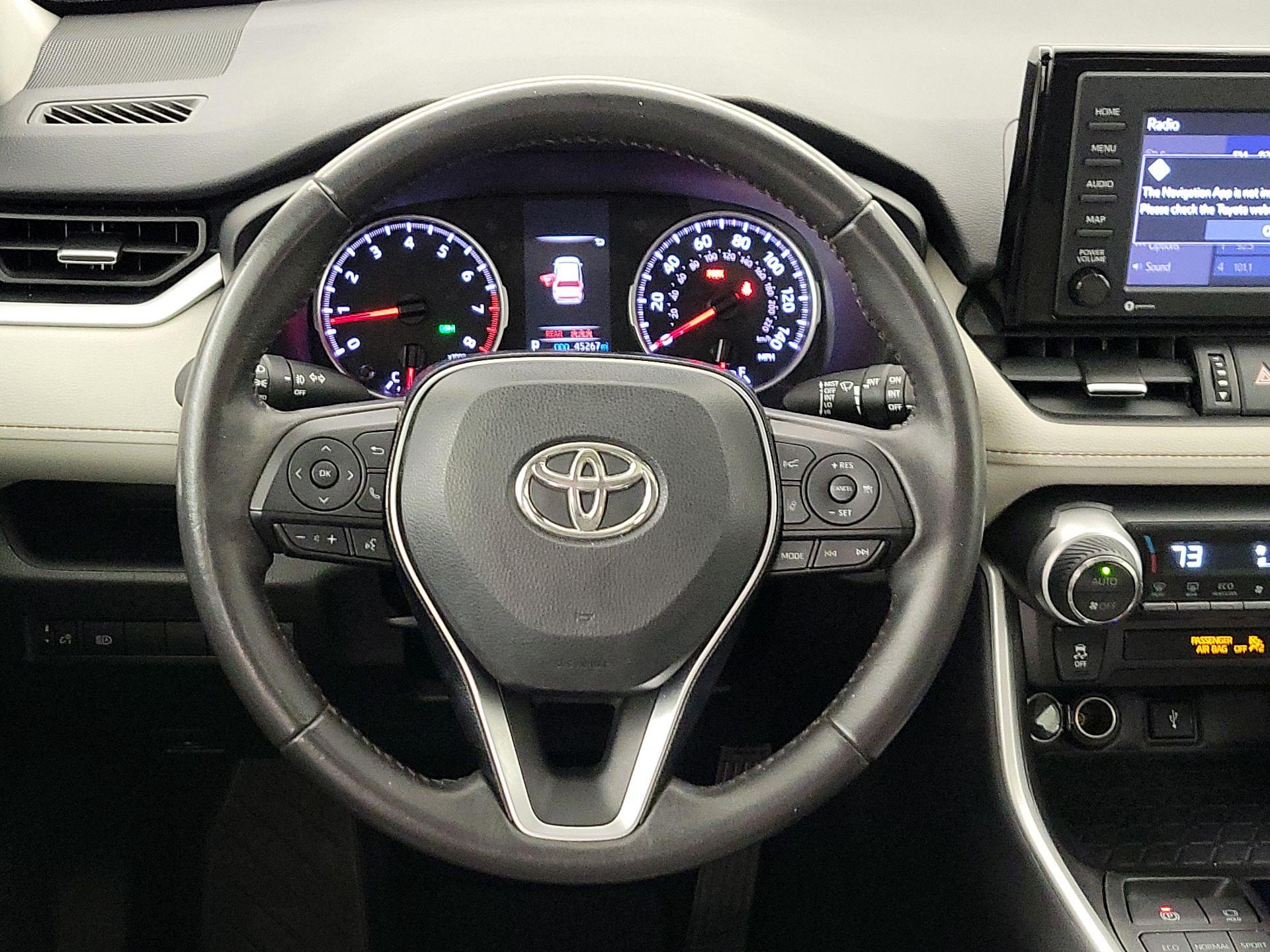 Thumbnail: 2021 Toyota RAV4 - 10