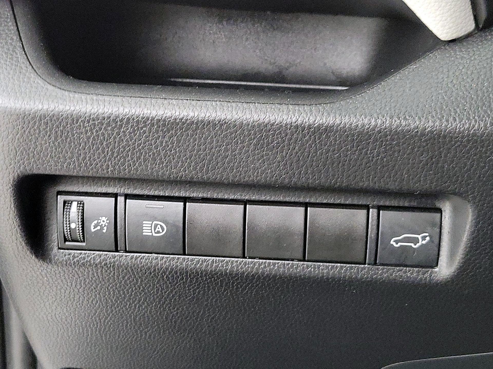 Thumbnail: 2021 Toyota RAV4 - 13