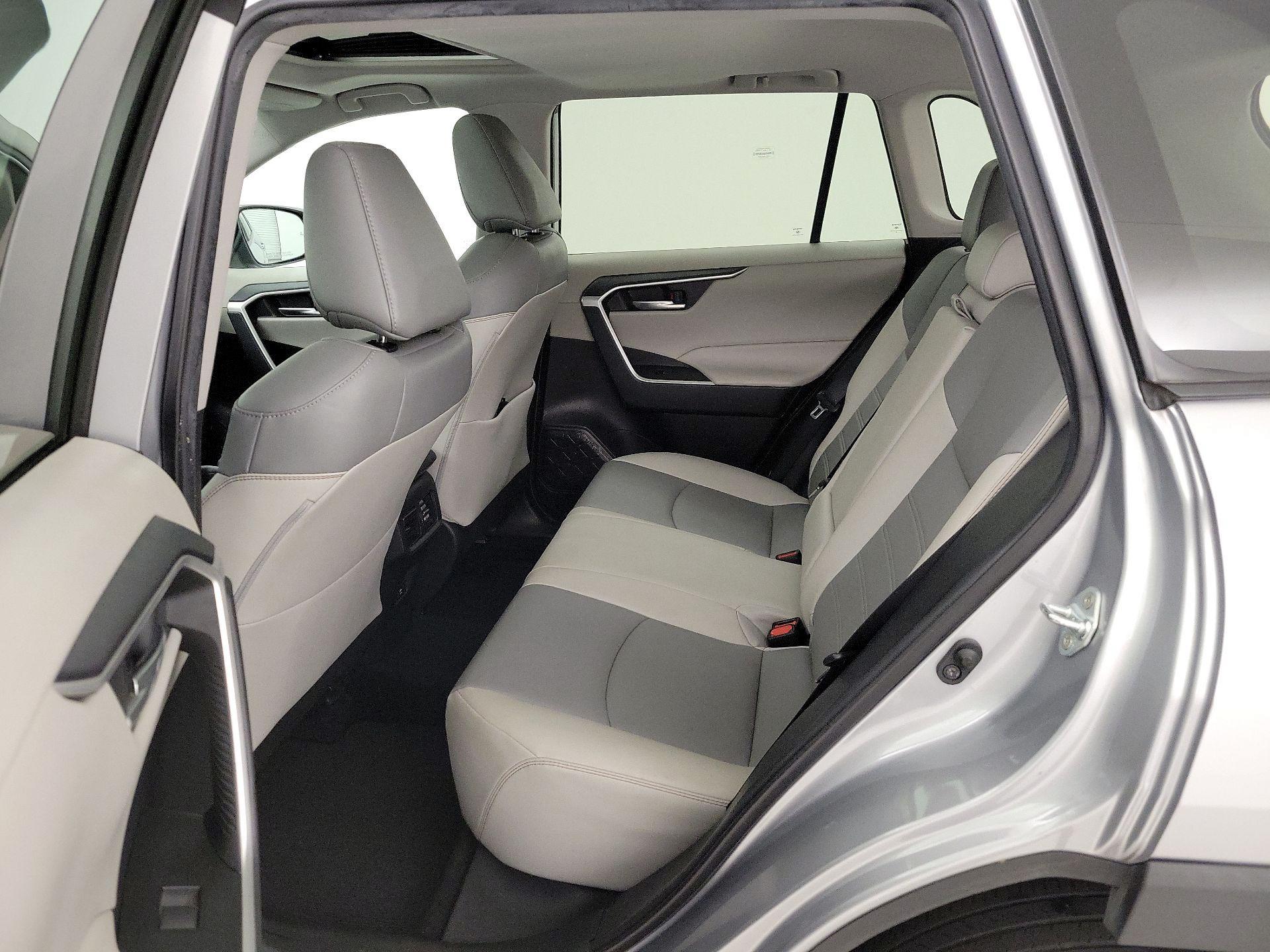 Thumbnail: 2021 Toyota RAV4 - 20