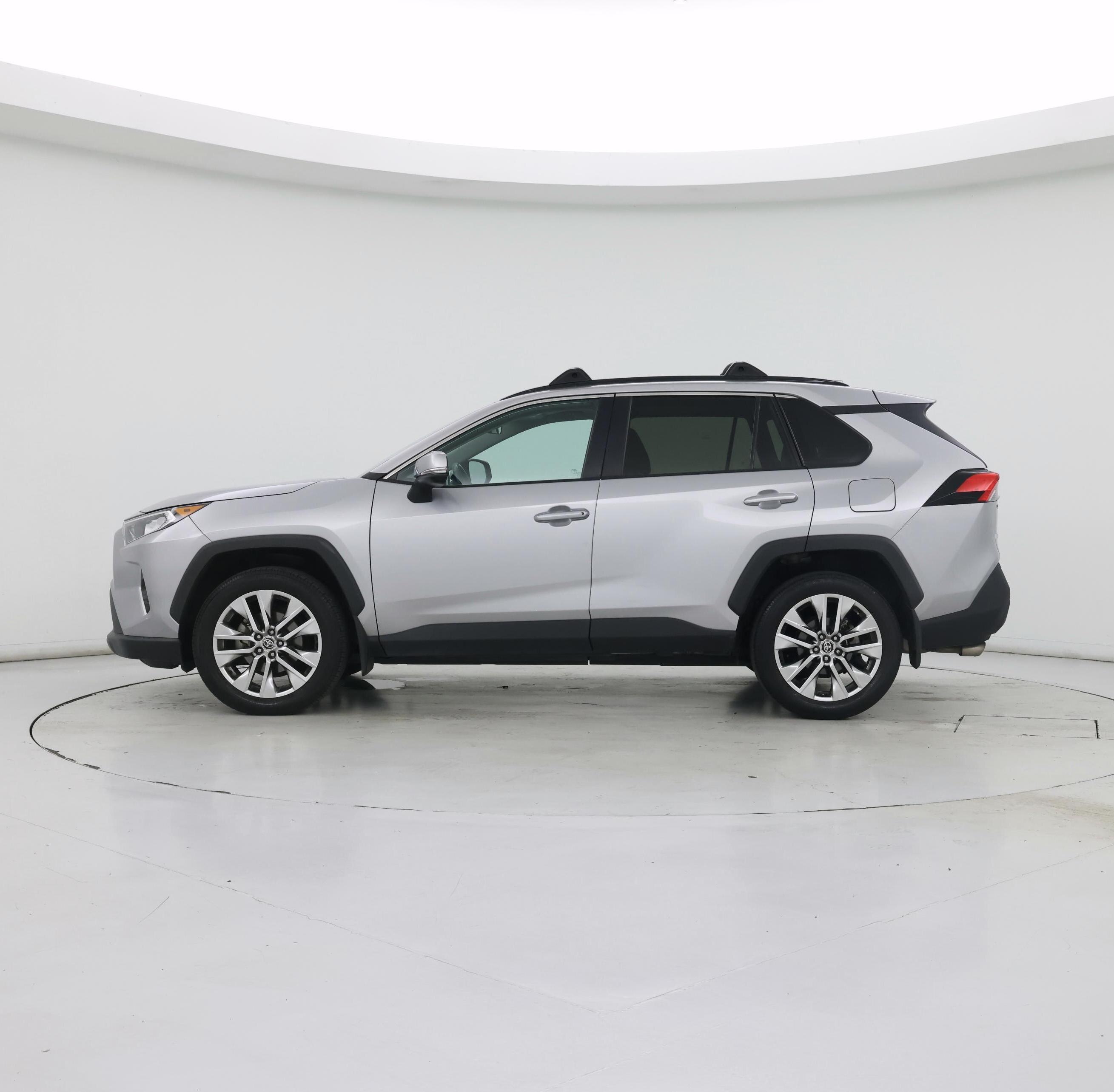 Thumbnail: 2021 Toyota RAV4 - 3