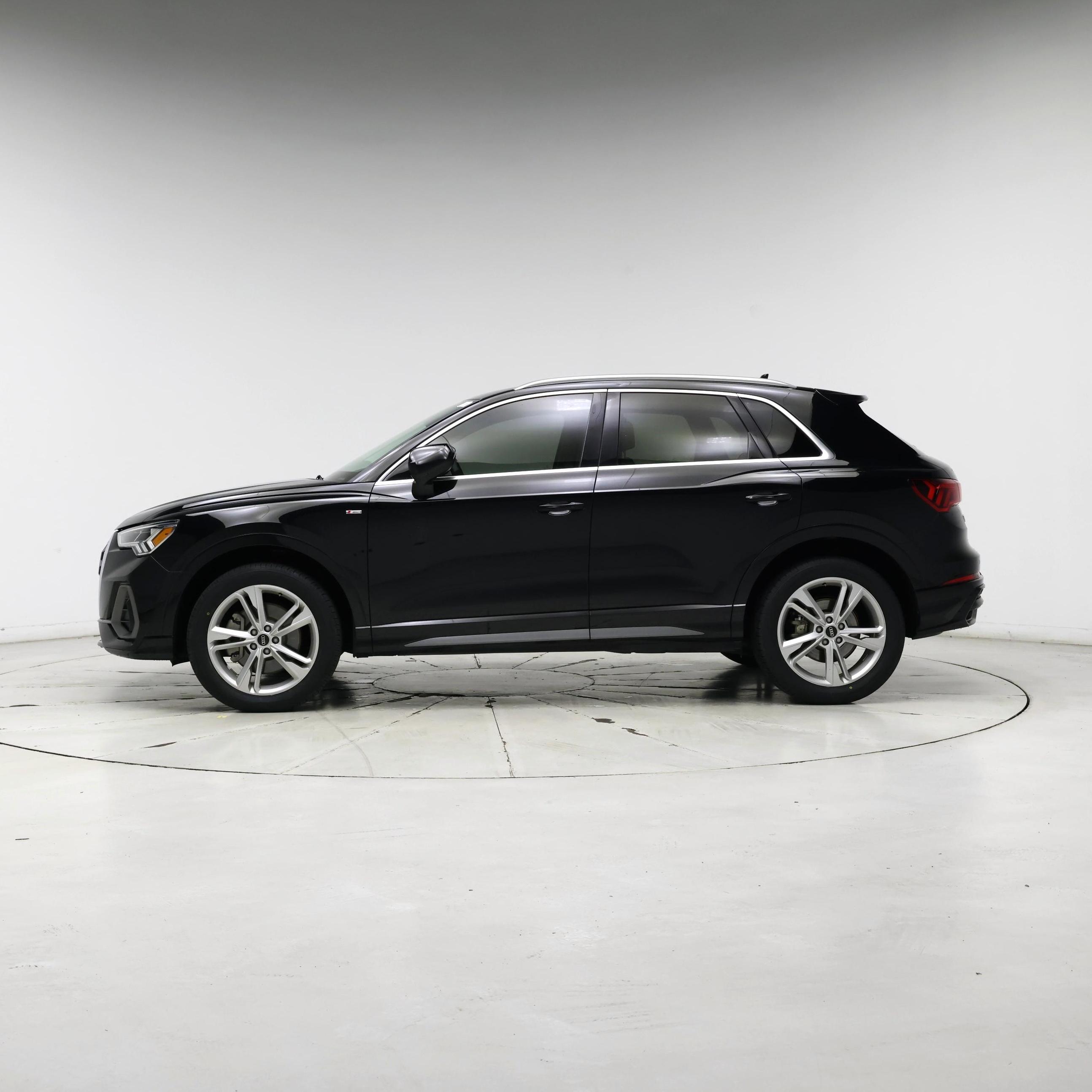 Thumbnail: 2022 Audi Q3 - 3