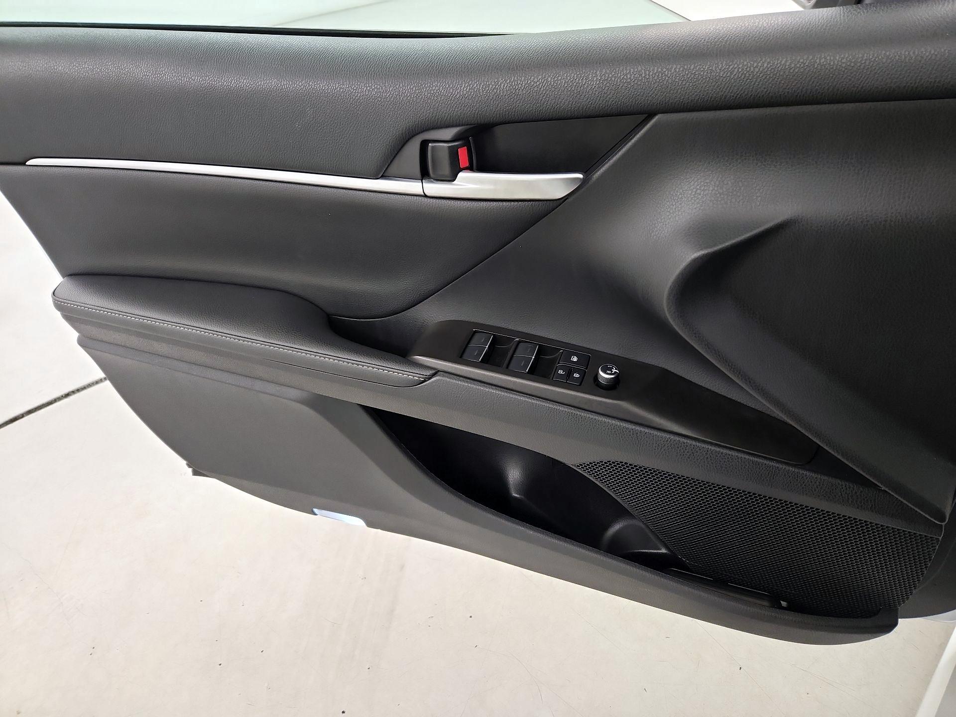 Thumbnail: 2021 Toyota Camry - 12