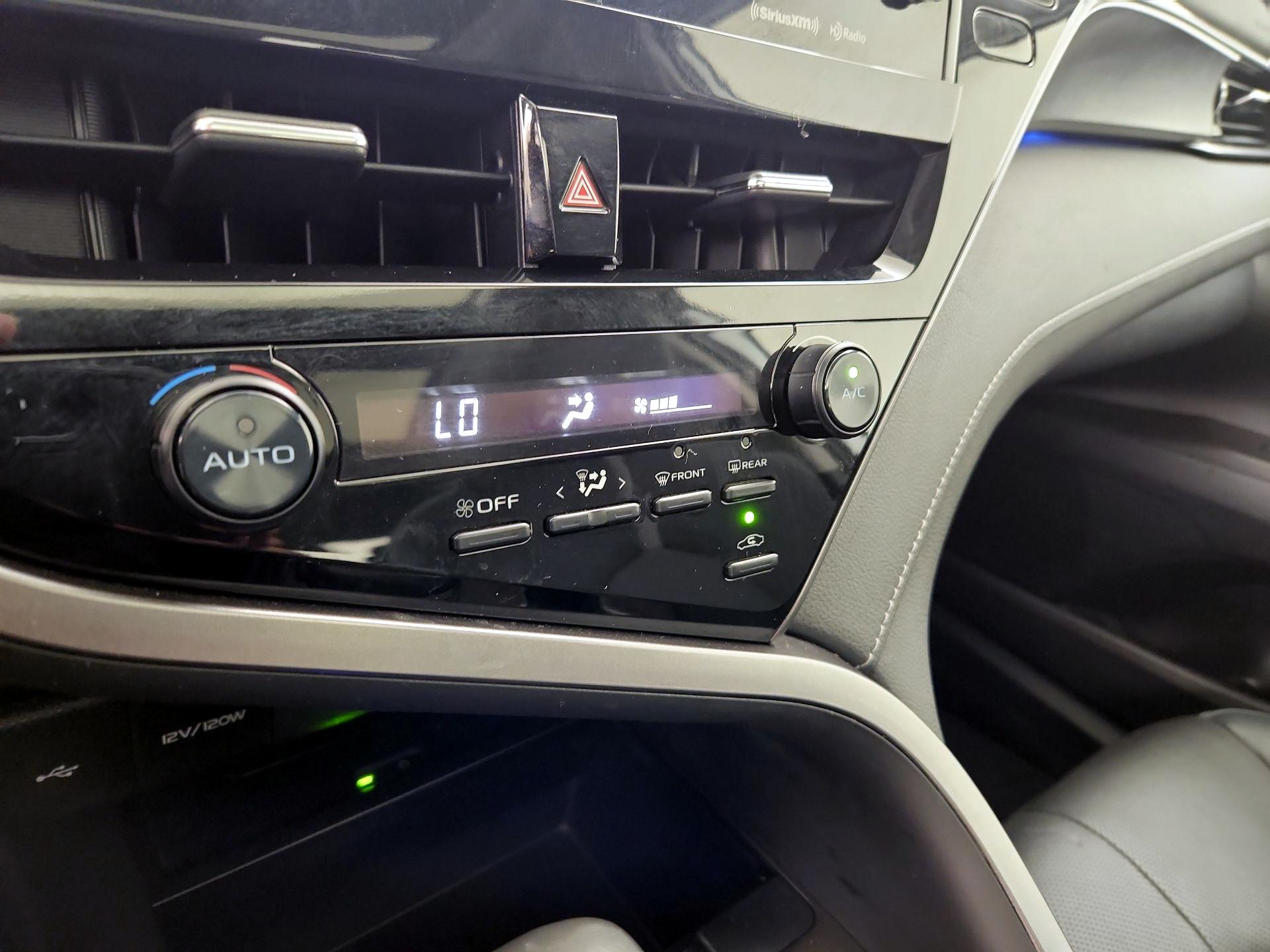 Thumbnail: 2021 Toyota Camry - 16
