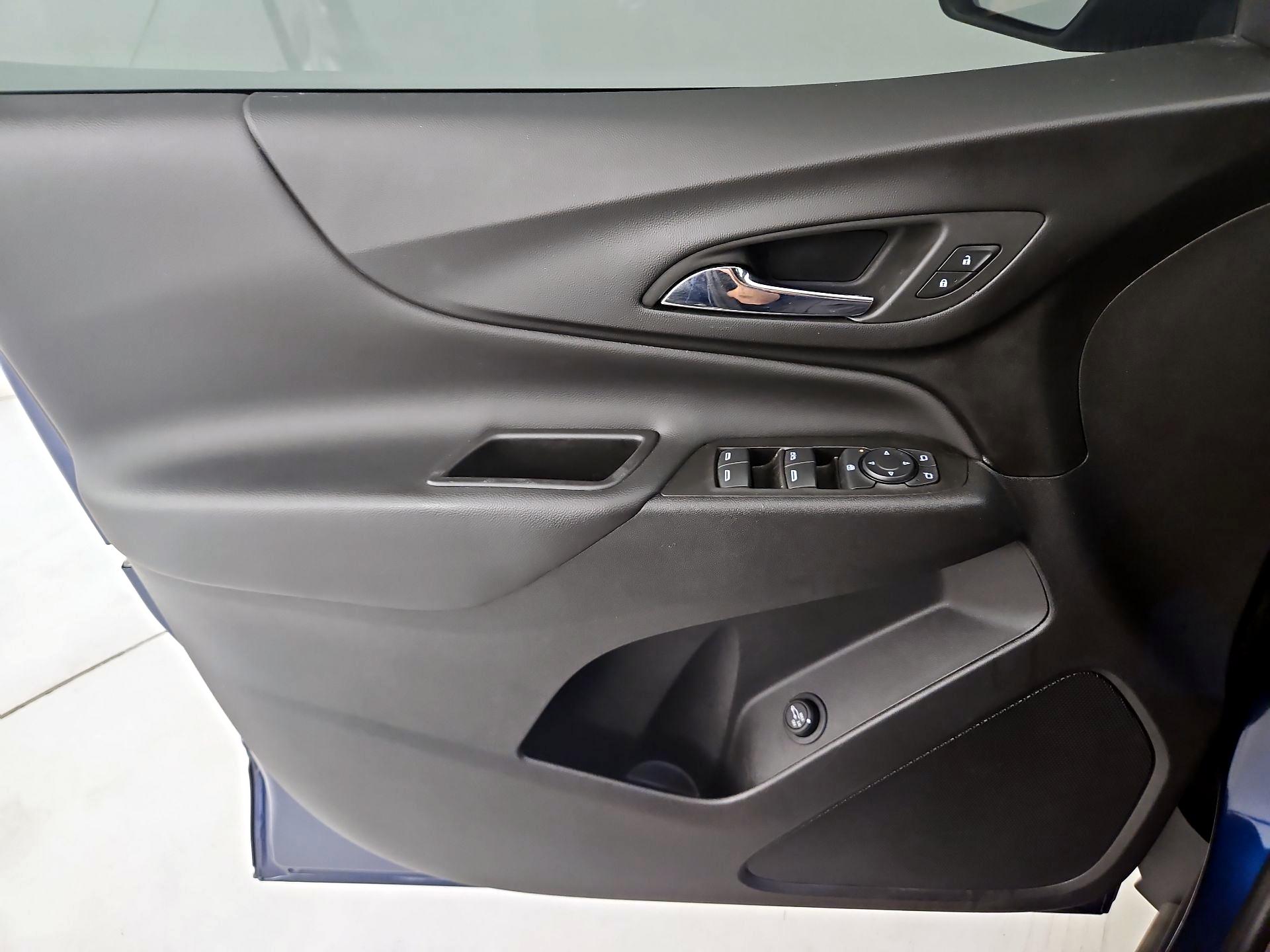 Thumbnail: 2022 Chevrolet Equinox - 12