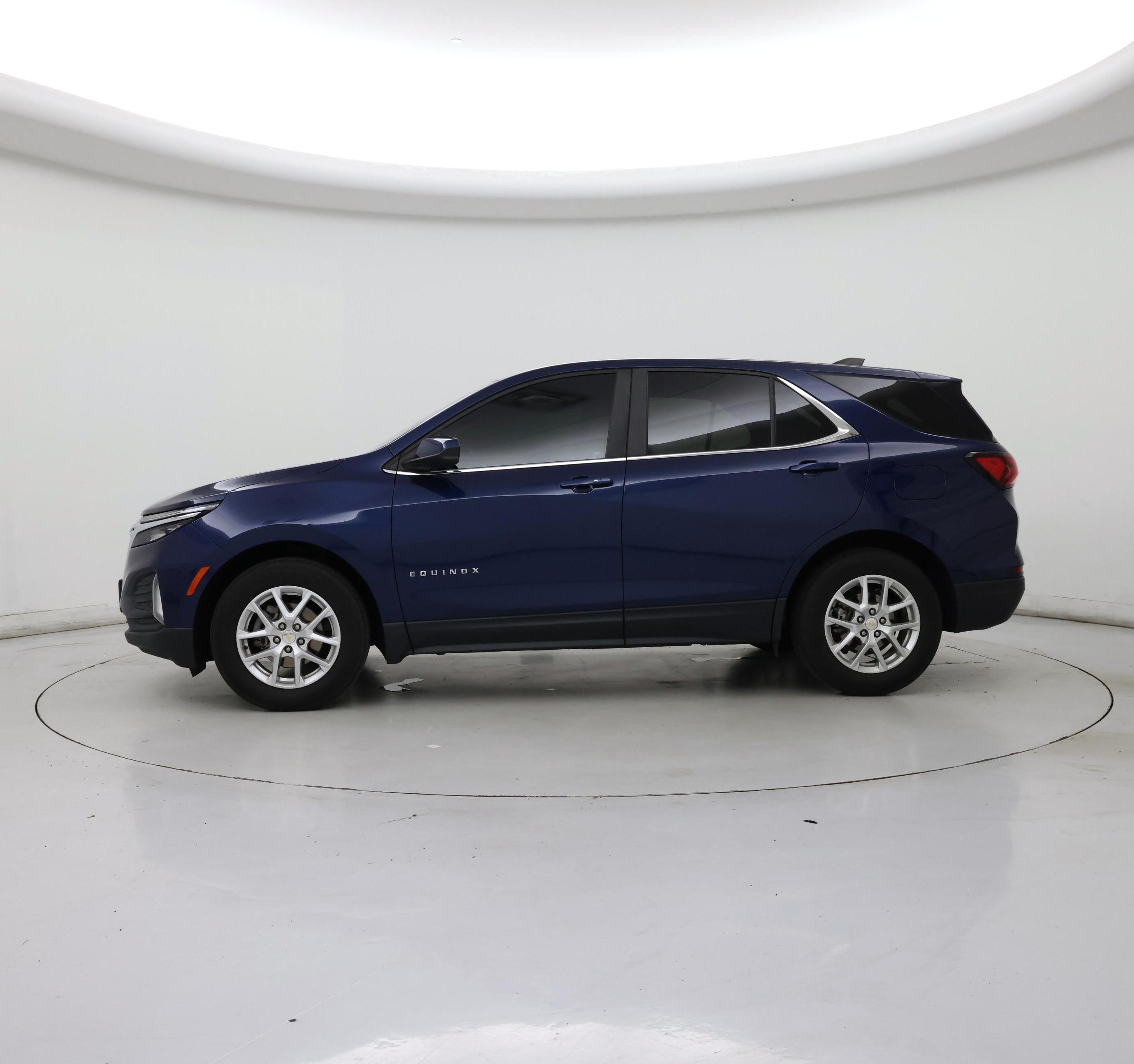 Thumbnail: 2022 Chevrolet Equinox - 3
