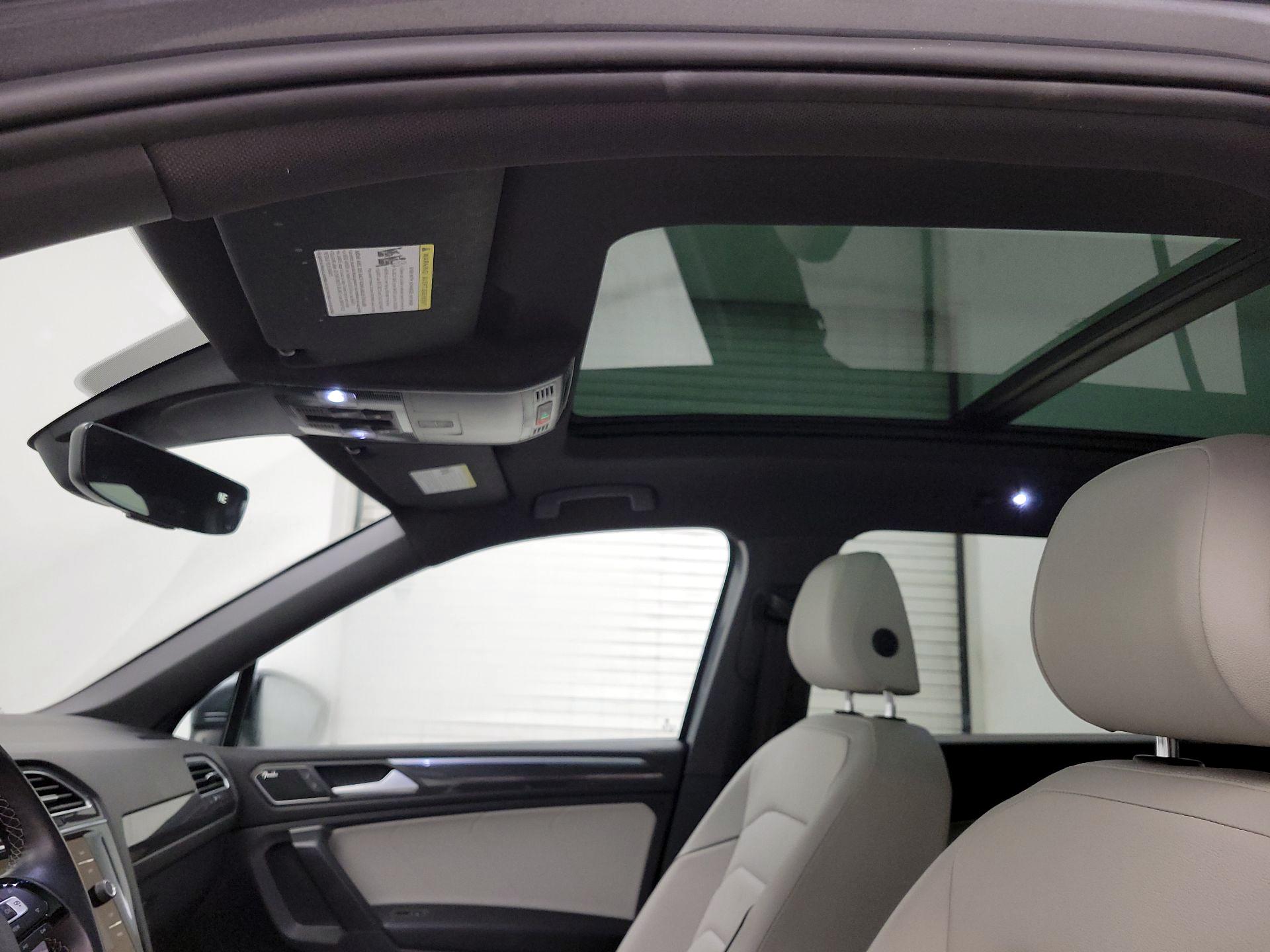 Thumbnail: 2021 Volkswagen Tiguan - 20