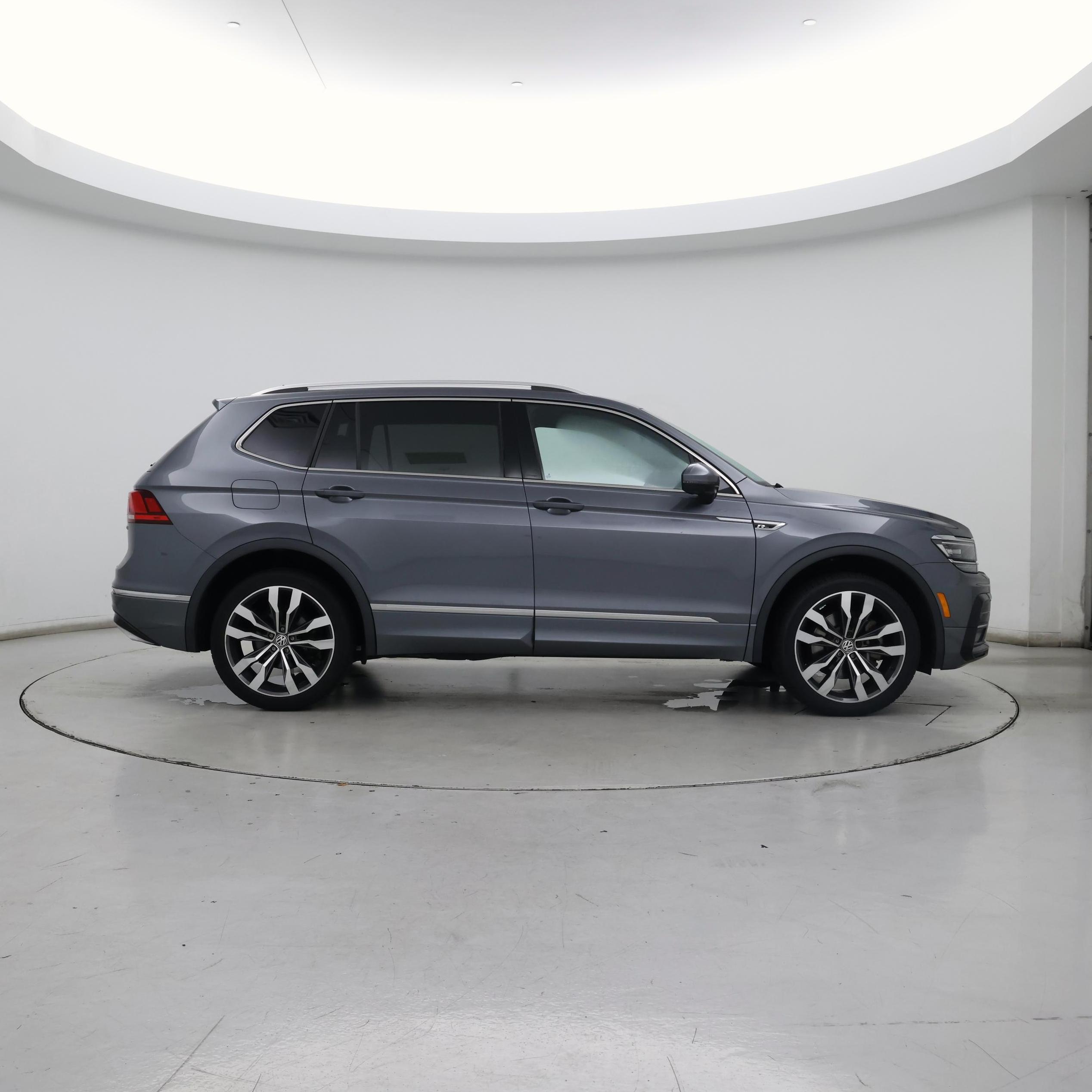 Thumbnail: 2021 Volkswagen Tiguan - 7