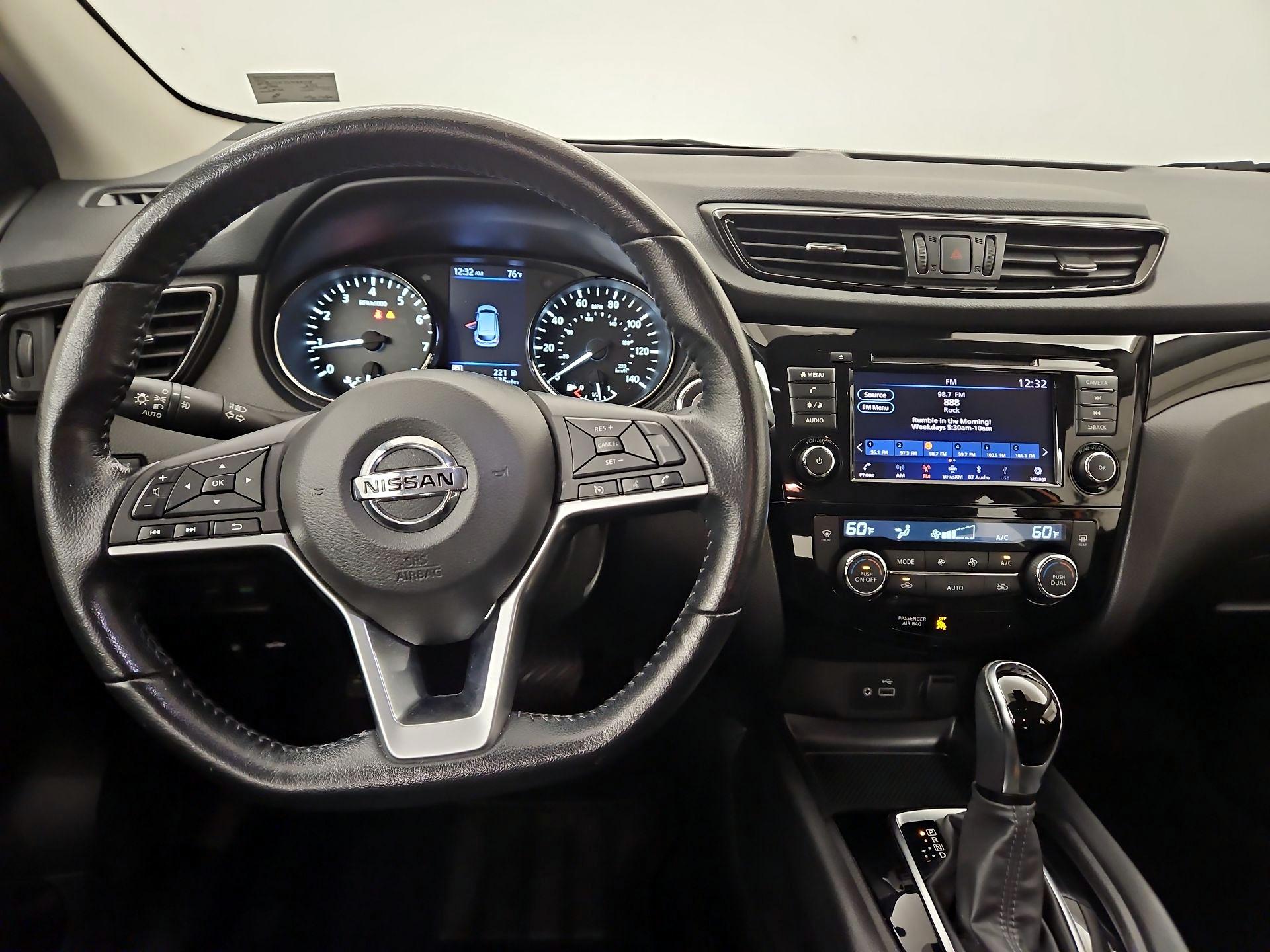 Thumbnail: 2020 Nissan Rogue Sport - 10