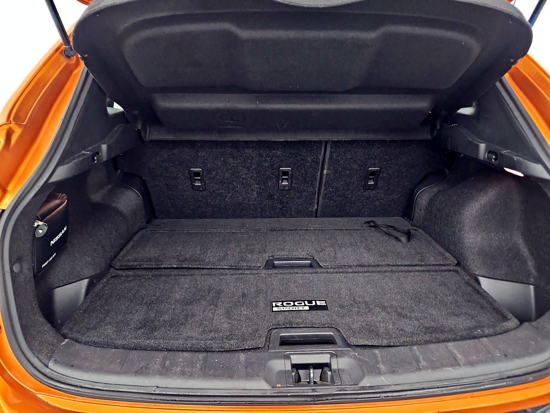 Thumbnail: 2020 Nissan Rogue Sport - 20
