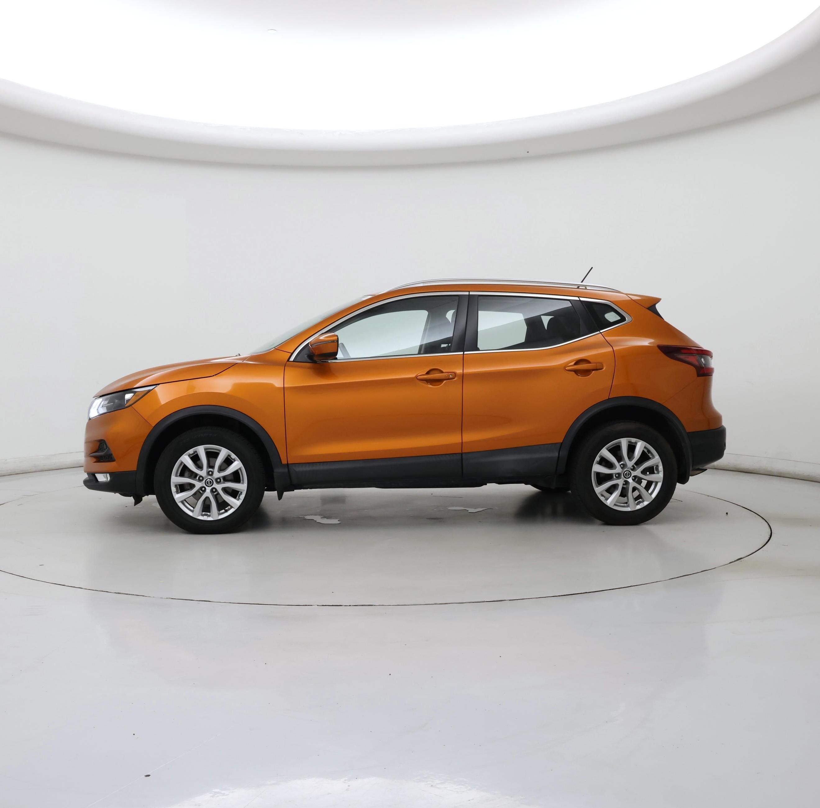 Thumbnail: 2020 Nissan Rogue Sport - 3