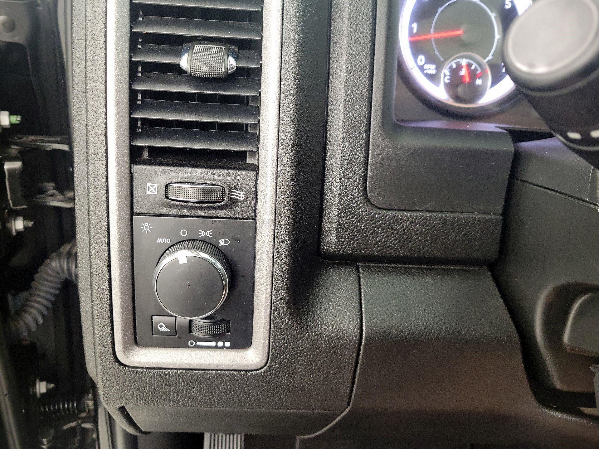 Thumbnail: 2022 RAM 1500 Classic - 13